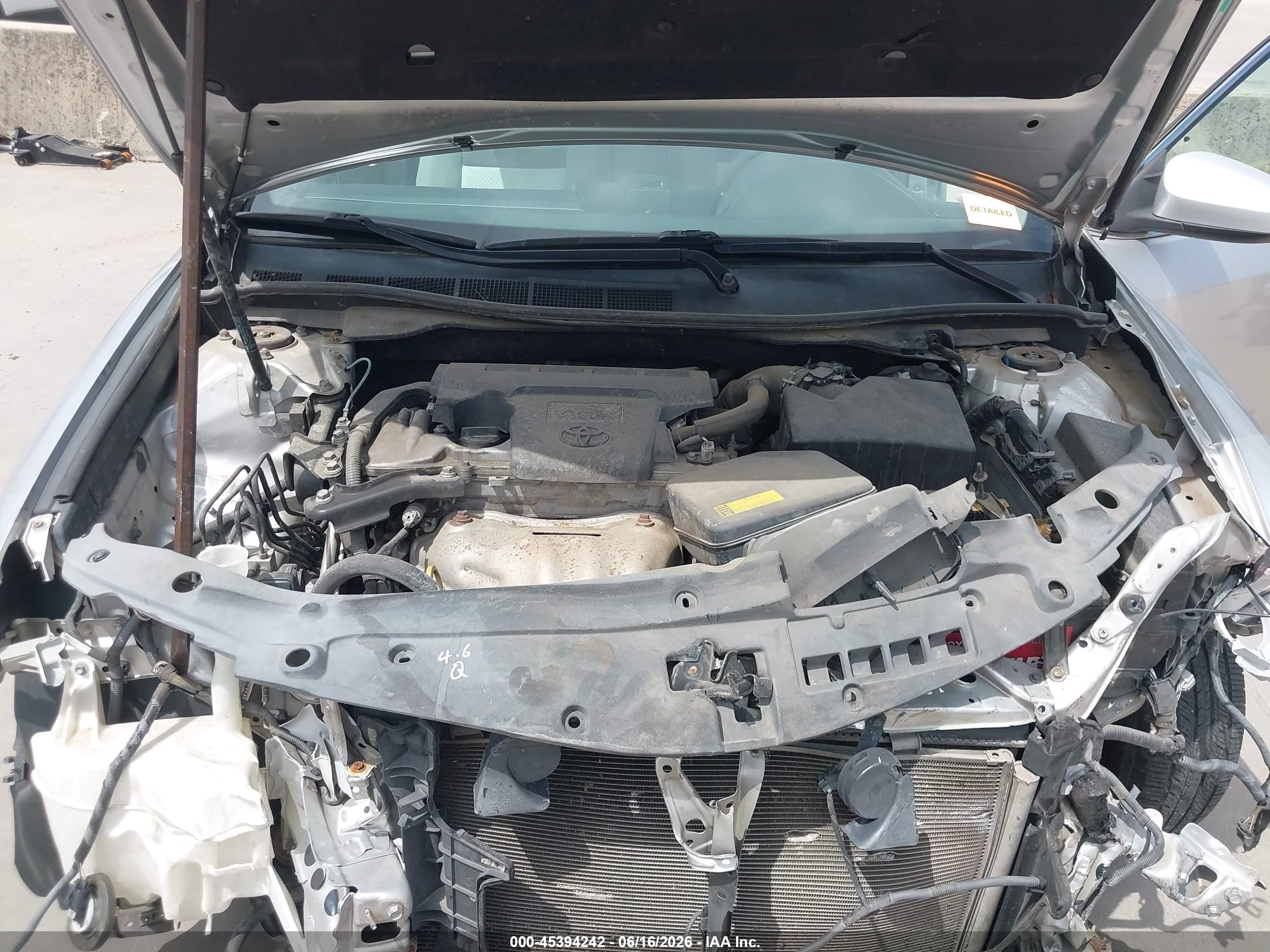 2014 Toyota Camry Le Серебряный vin: 4T1BF1FK5EU329049