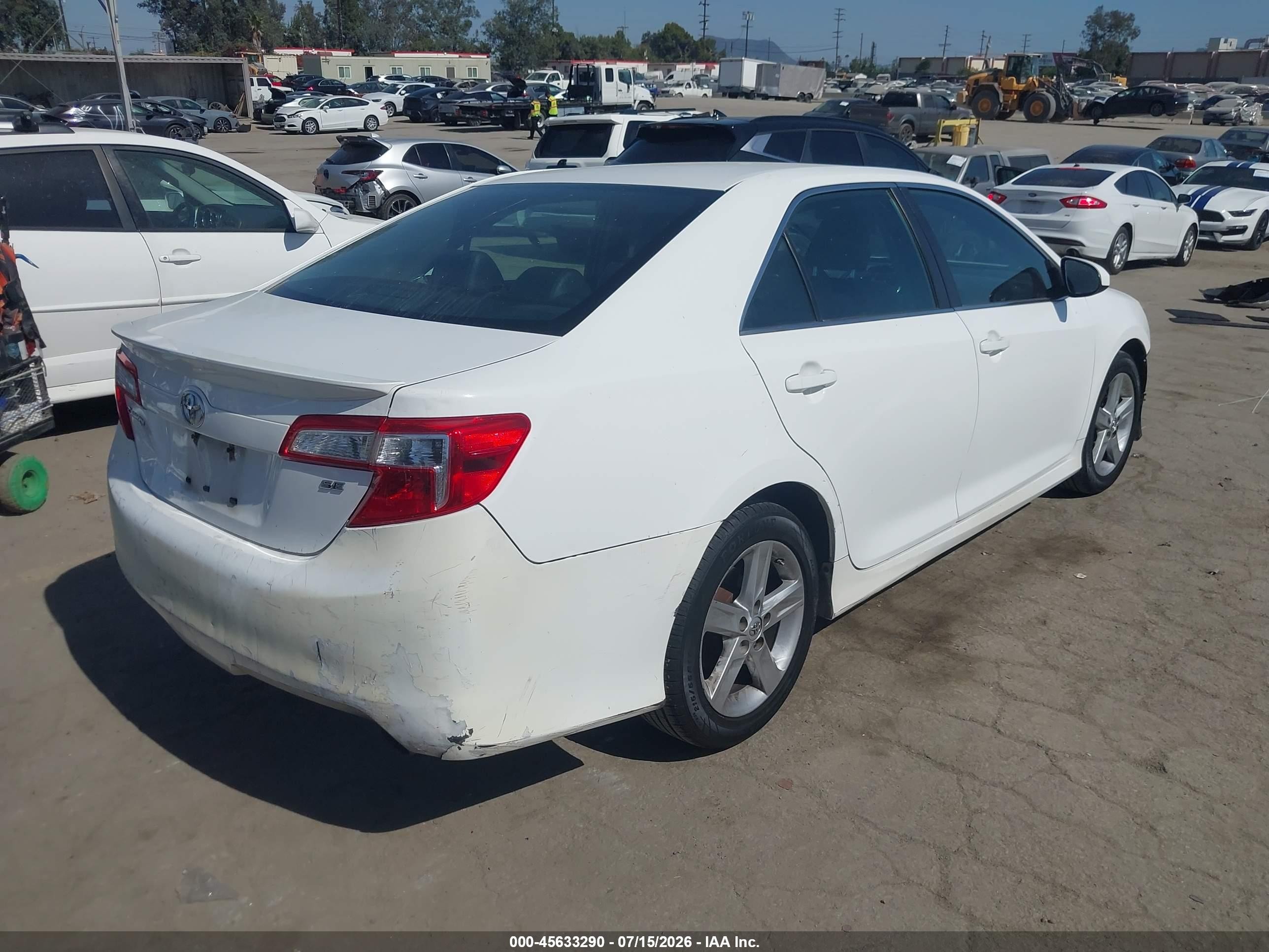 2014 Toyota Camry Se White vin: 4T1BF1FK5EU341315