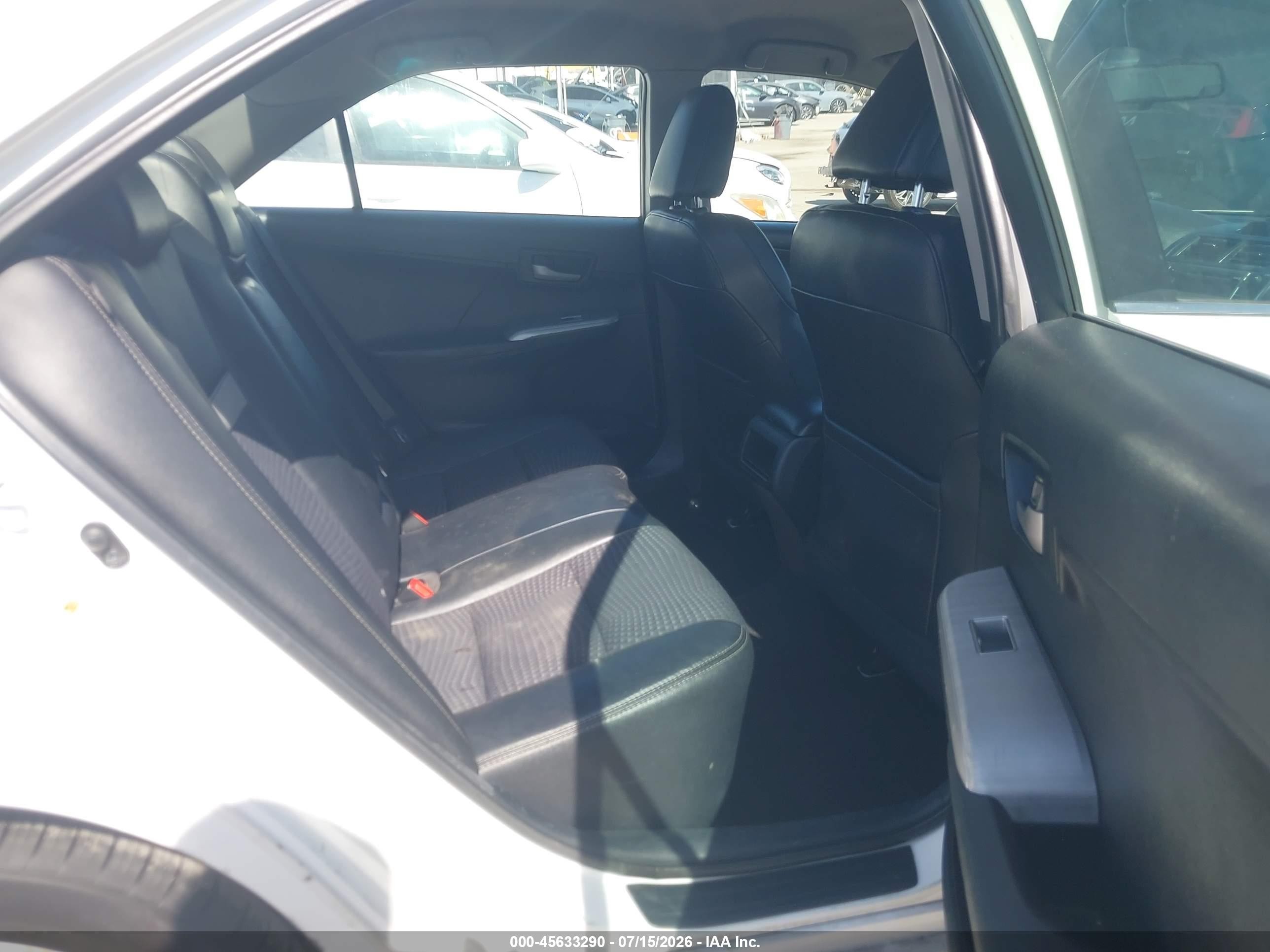 2014 Toyota Camry Se White vin: 4T1BF1FK5EU341315