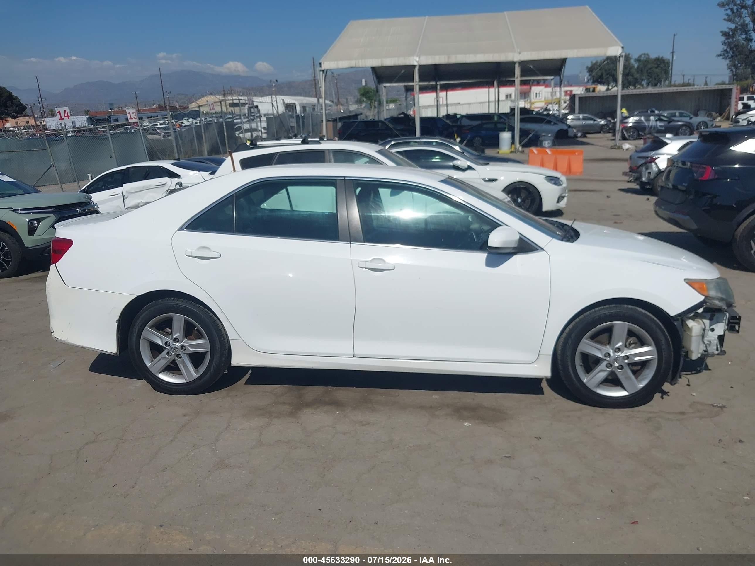 2014 Toyota Camry Se White vin: 4T1BF1FK5EU341315