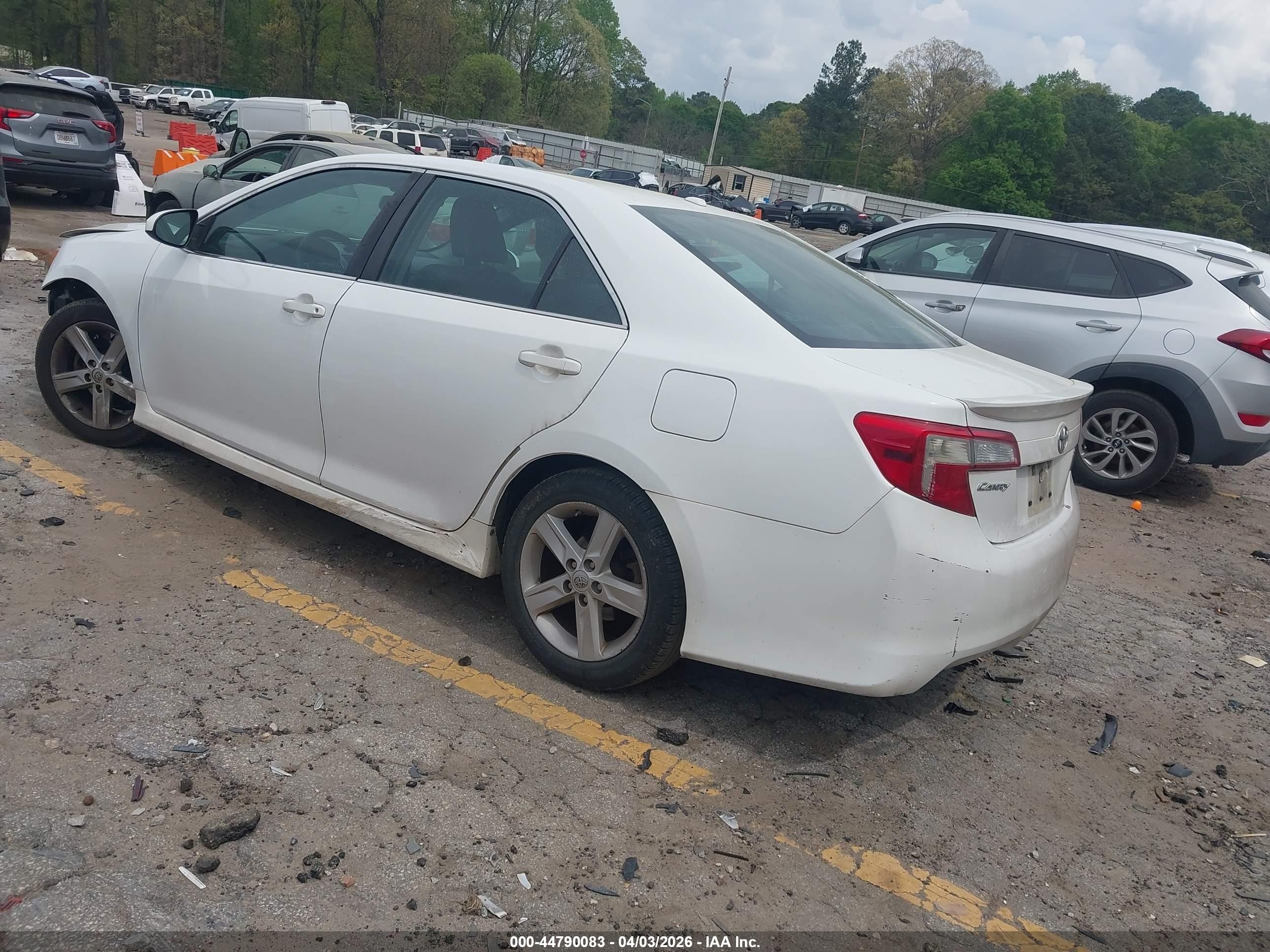 2014 Toyota Camry Se White vin: 4T1BF1FK5EU356493