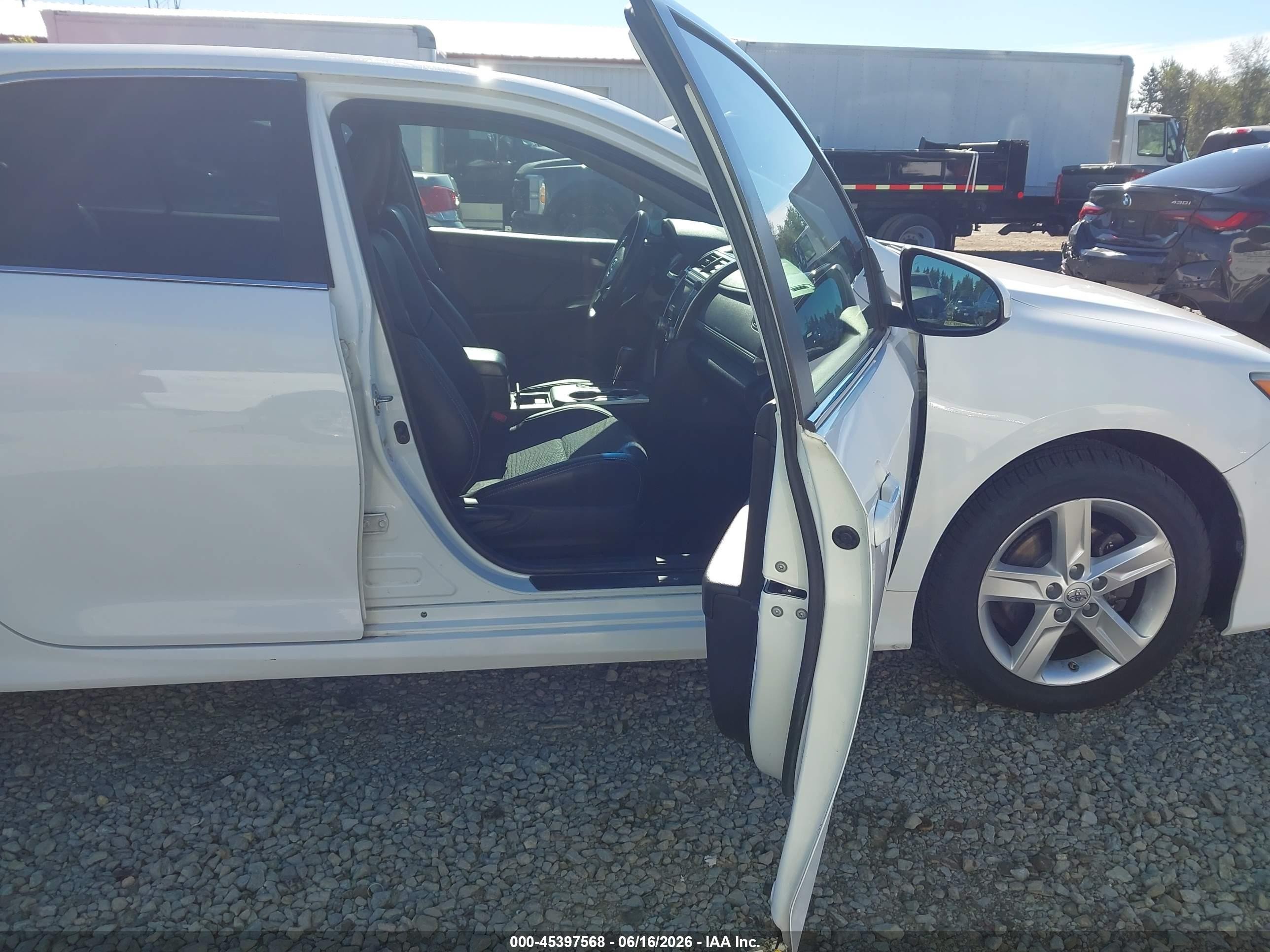 2014 Toyota Camry Se White vin: 4T1BF1FK5EU360544