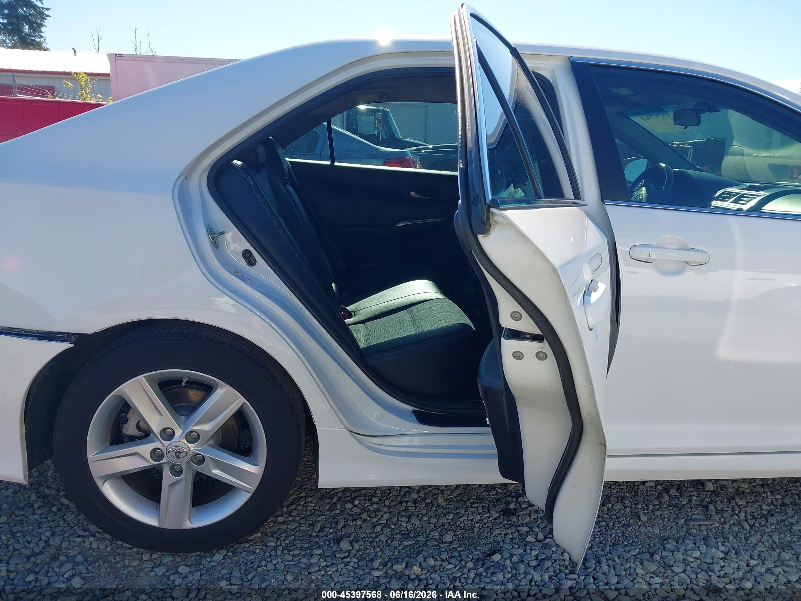2014 Toyota Camry Se White vin: 4T1BF1FK5EU360544
