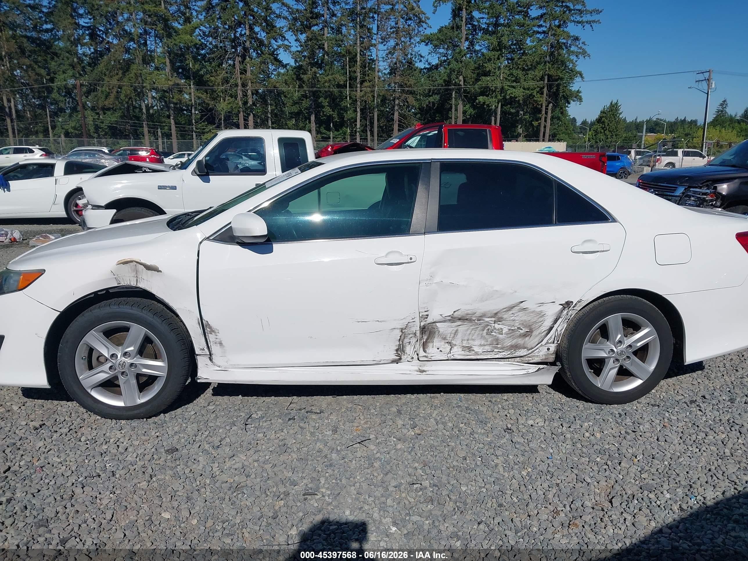 2014 Toyota Camry Se White vin: 4T1BF1FK5EU360544