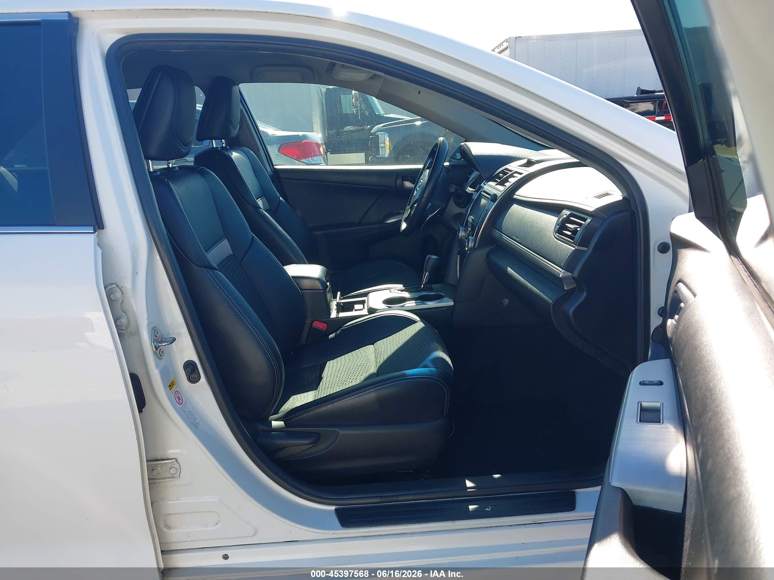 2014 Toyota Camry Se White vin: 4T1BF1FK5EU360544