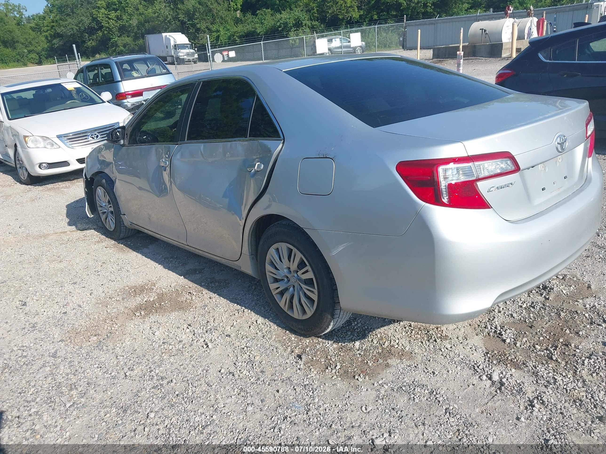 2014 Toyota Camry Le Silver vin: 4T1BF1FK5EU361032