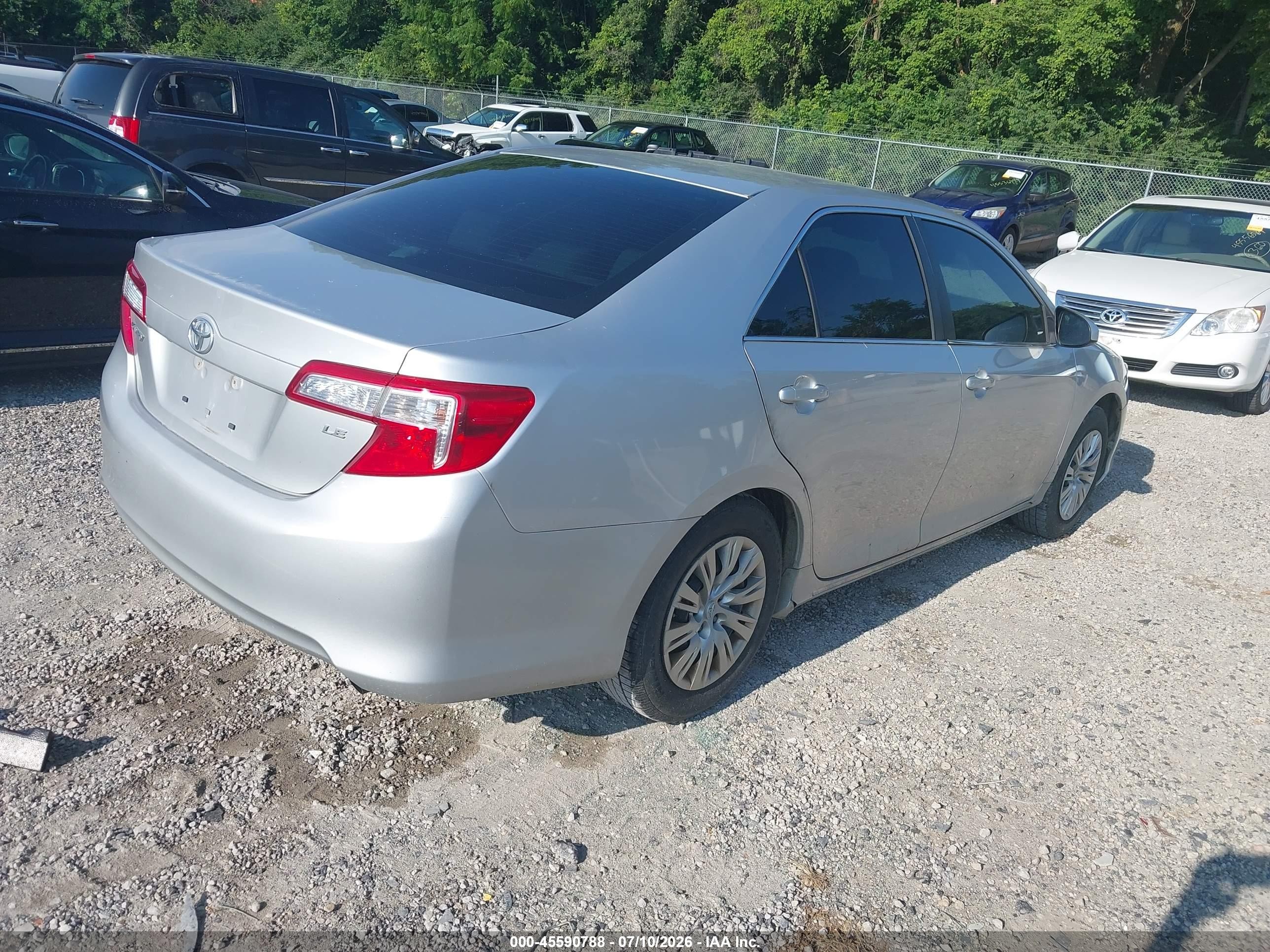 2014 Toyota Camry Le Silver vin: 4T1BF1FK5EU361032