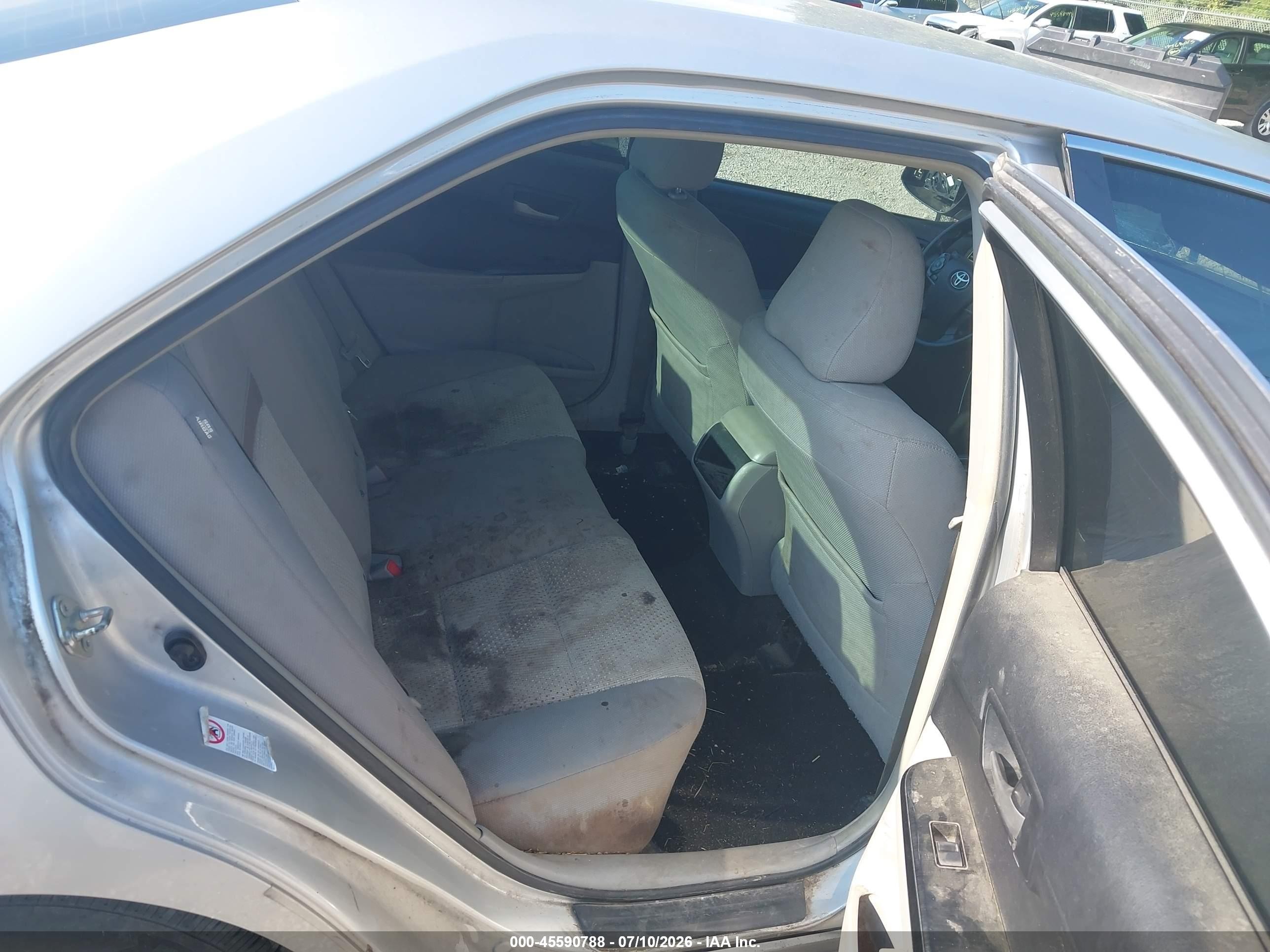 2014 Toyota Camry Le Silver vin: 4T1BF1FK5EU361032