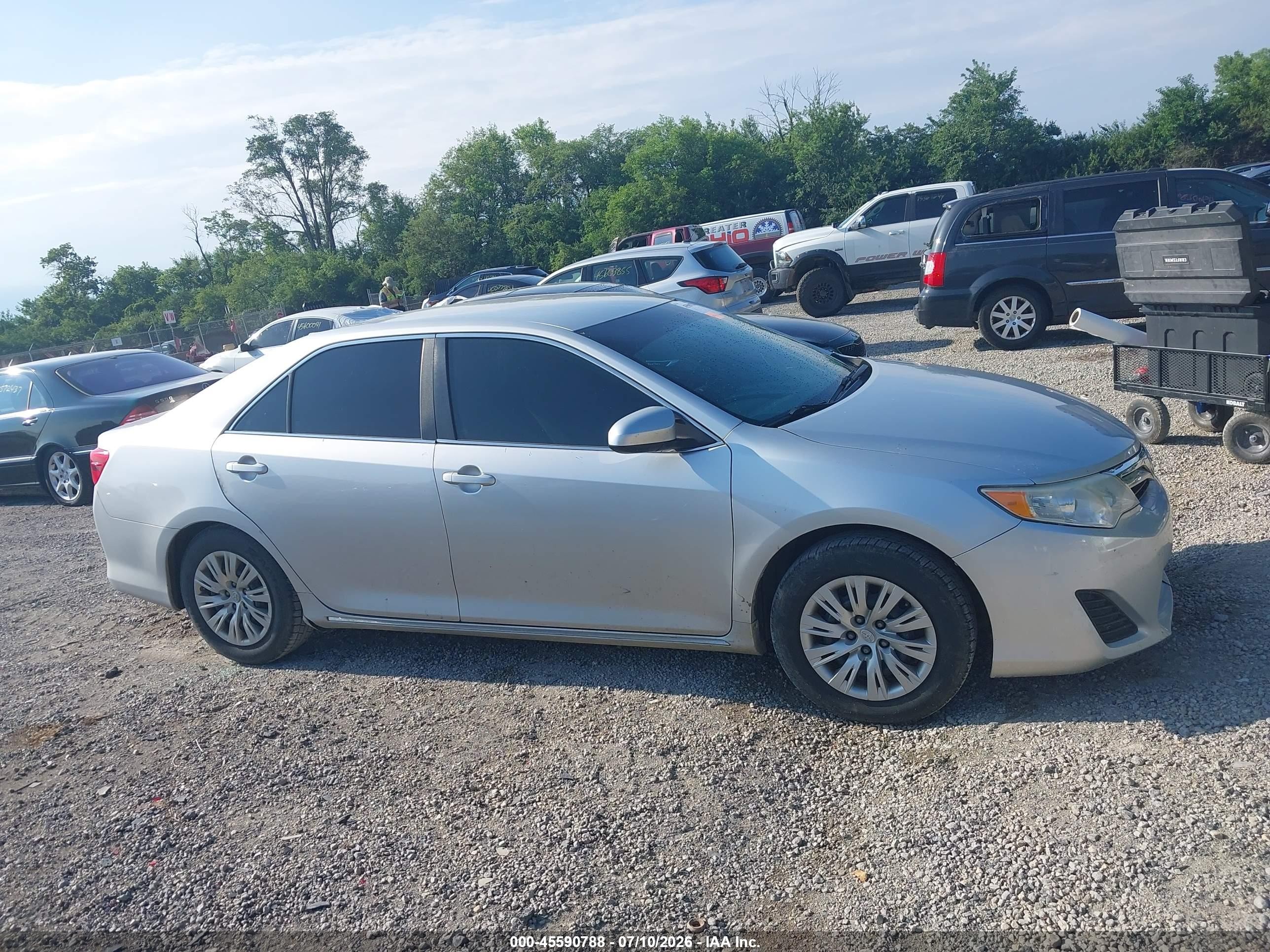 2014 Toyota Camry Le Silver vin: 4T1BF1FK5EU361032