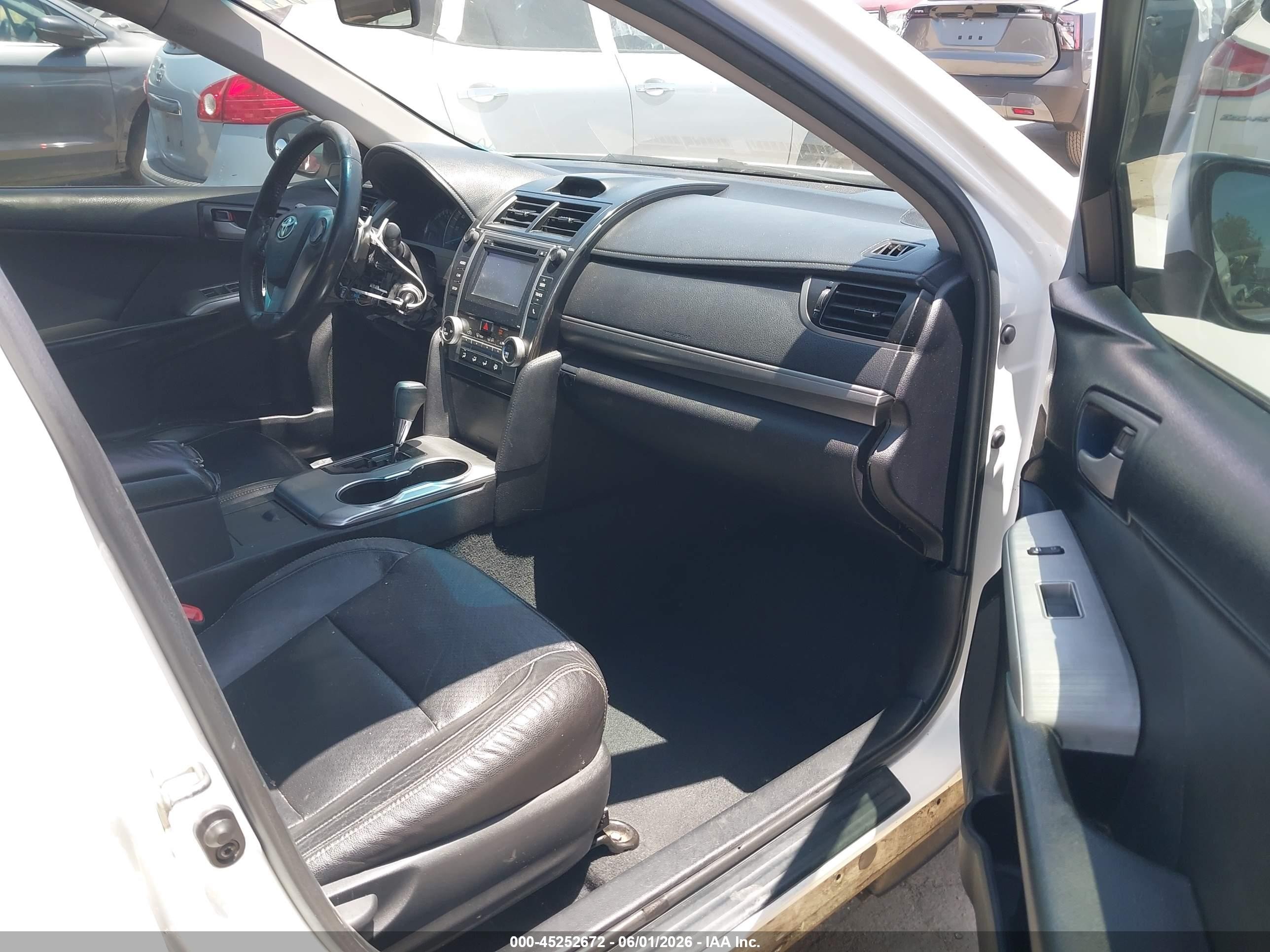 2014 Toyota Camry Se White vin: 4T1BF1FK5EU371205