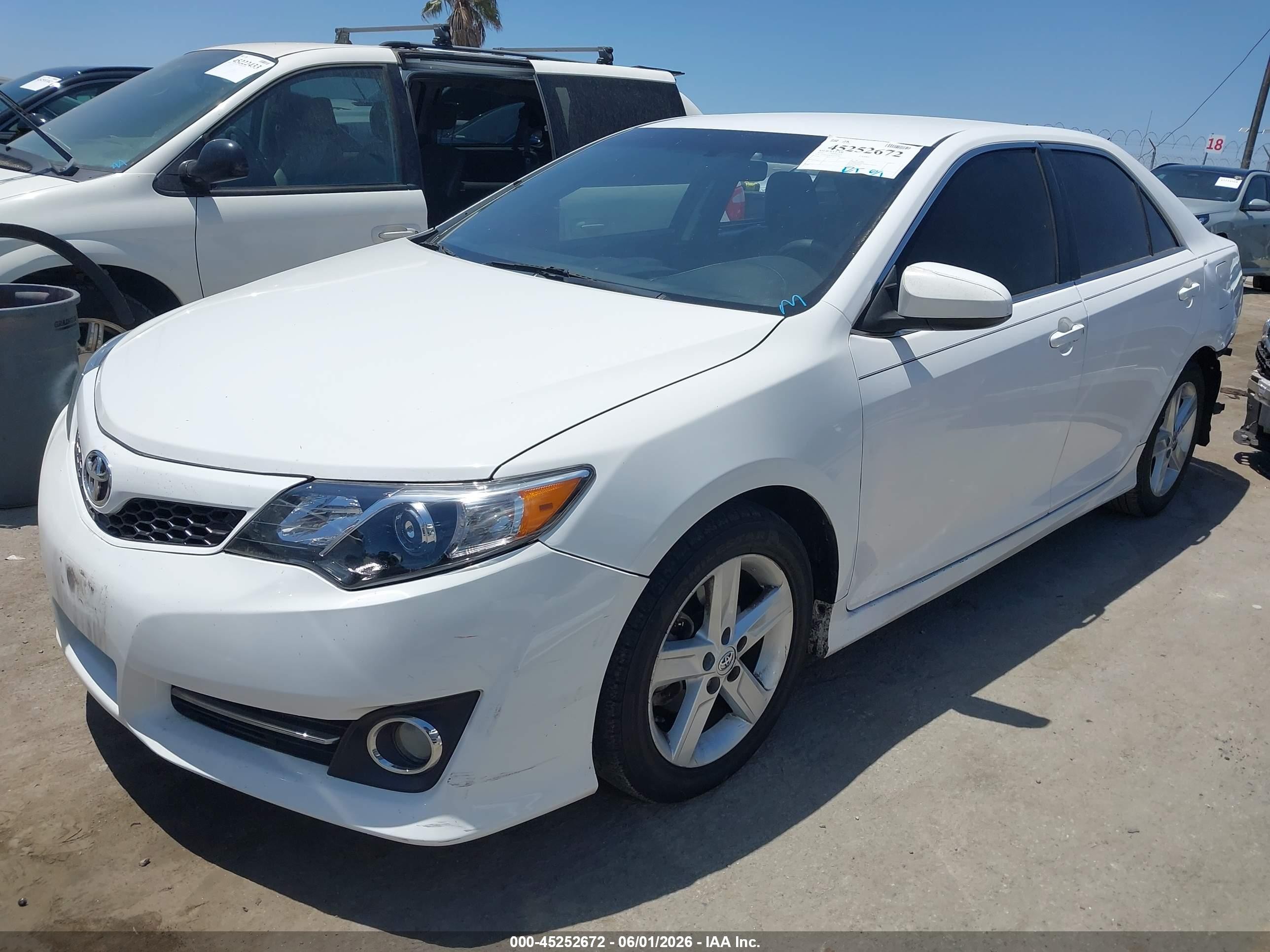 2014 Toyota Camry Se White vin: 4T1BF1FK5EU371205