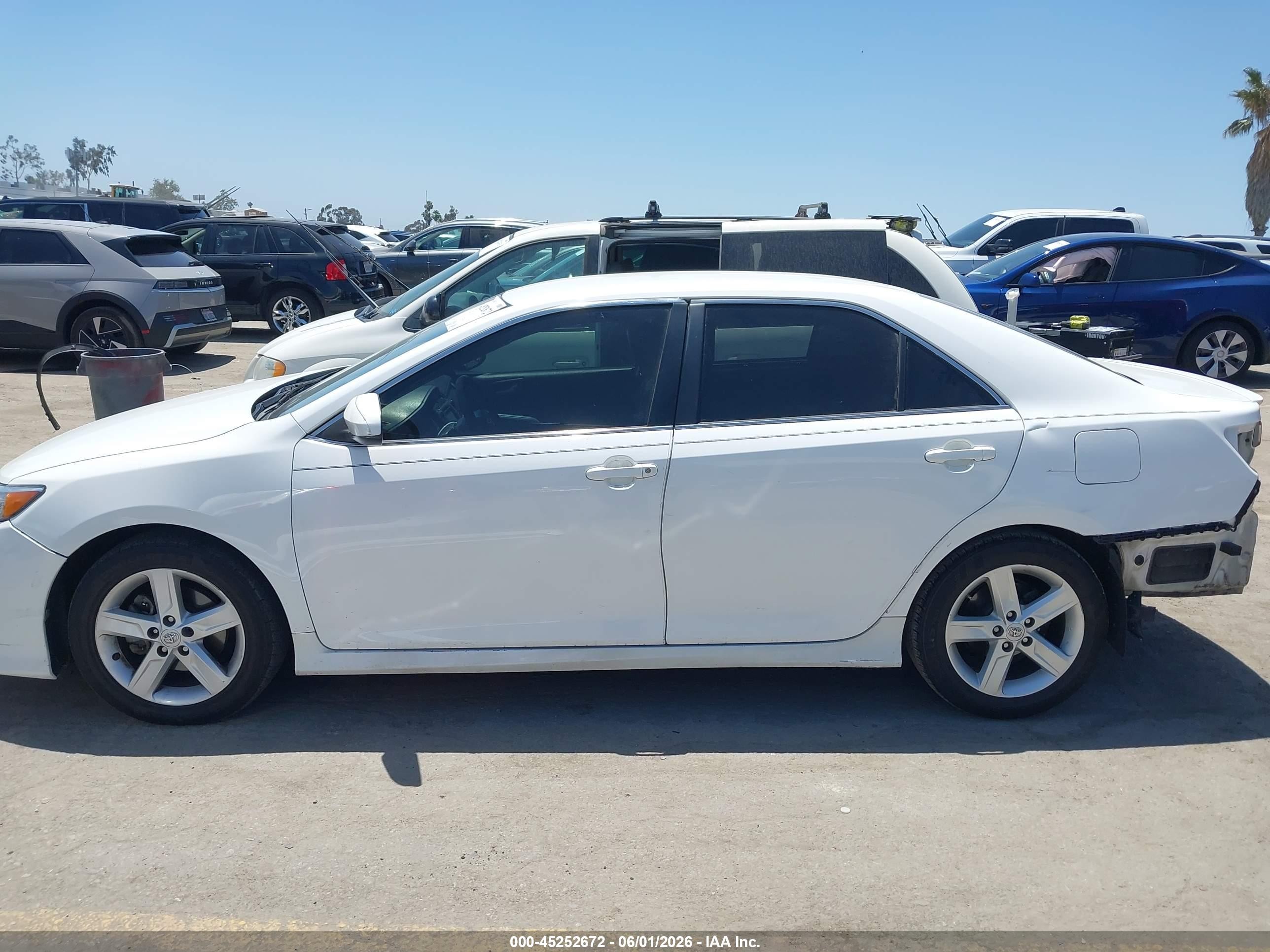 2014 Toyota Camry Se White vin: 4T1BF1FK5EU371205