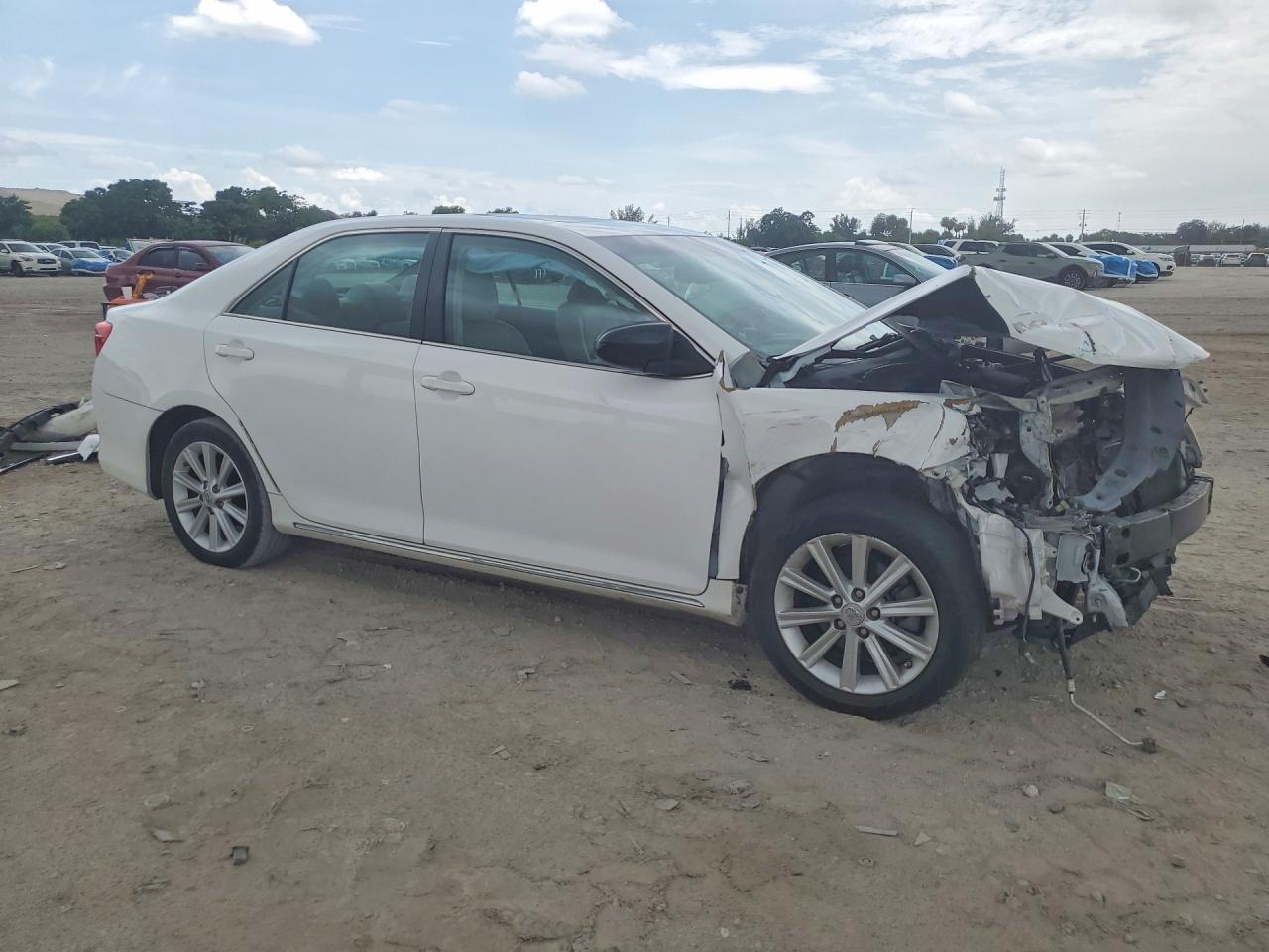 2014 Toyota Camry Xle White vin: 4T1BF1FK5EU371799