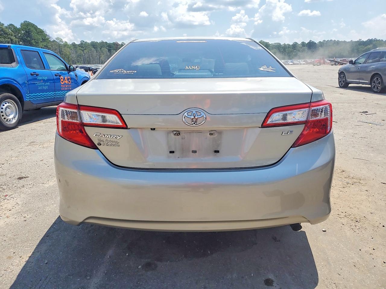 2014 Toyota Camry Le Gold vin: 4T1BF1FK5EU382124