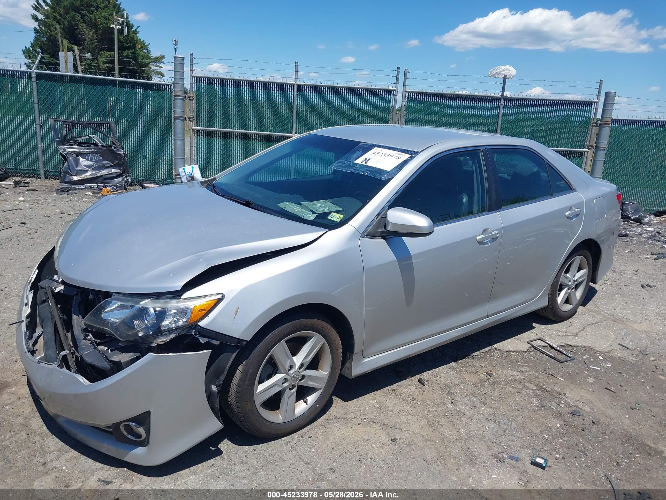 2014 Toyota Camry Se Серебряный vin: 4T1BF1FK5EU385914