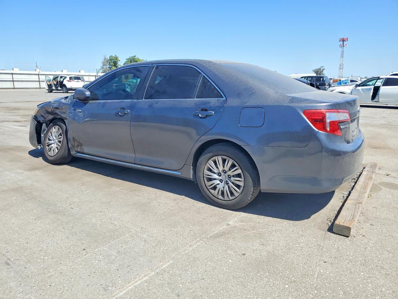 2014 Toyota Camry Le Gray vin: 4T1BF1FK5EU392233