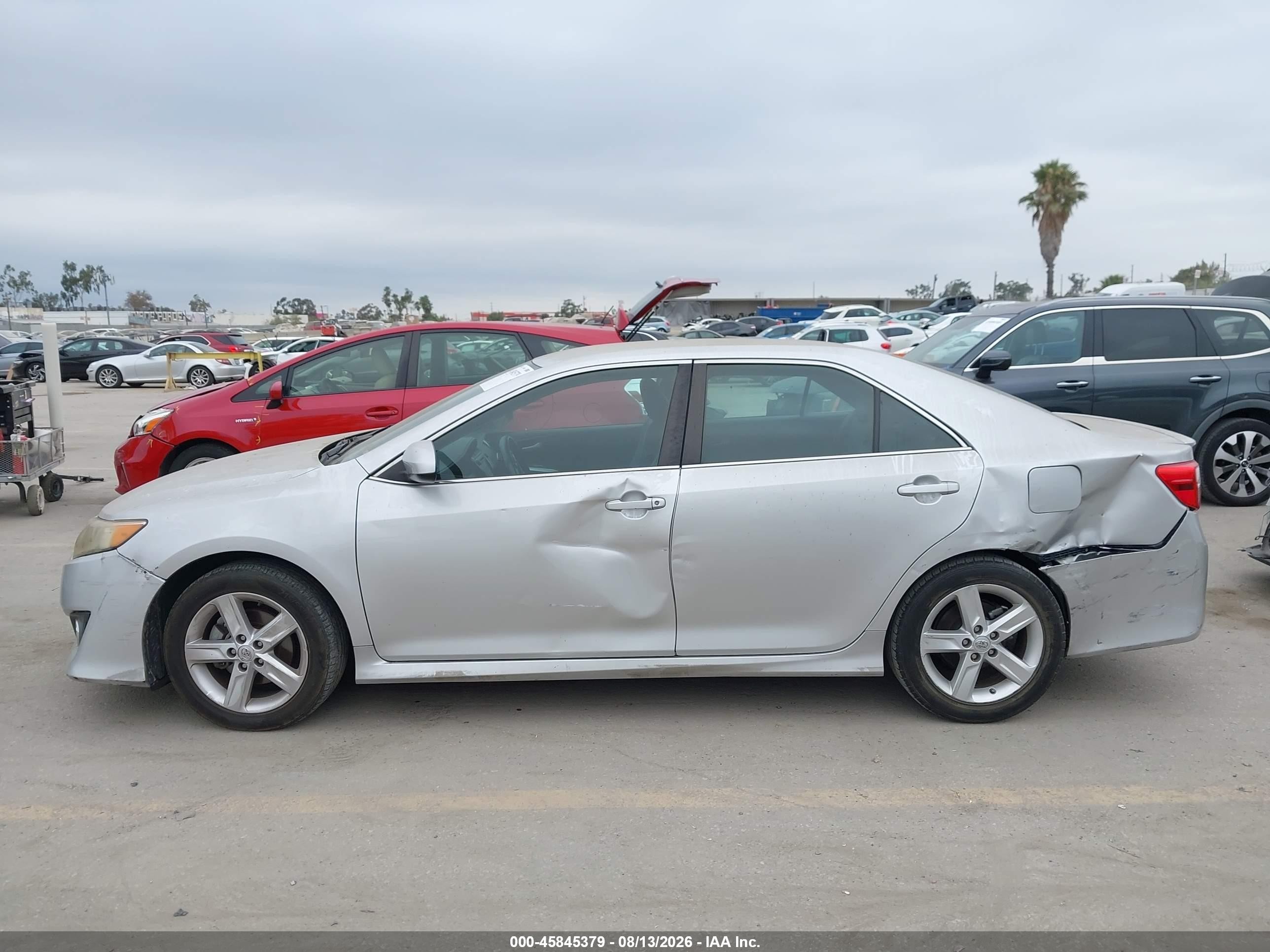 2014 Toyota Camry Se Silver vin: 4T1BF1FK5EU394547