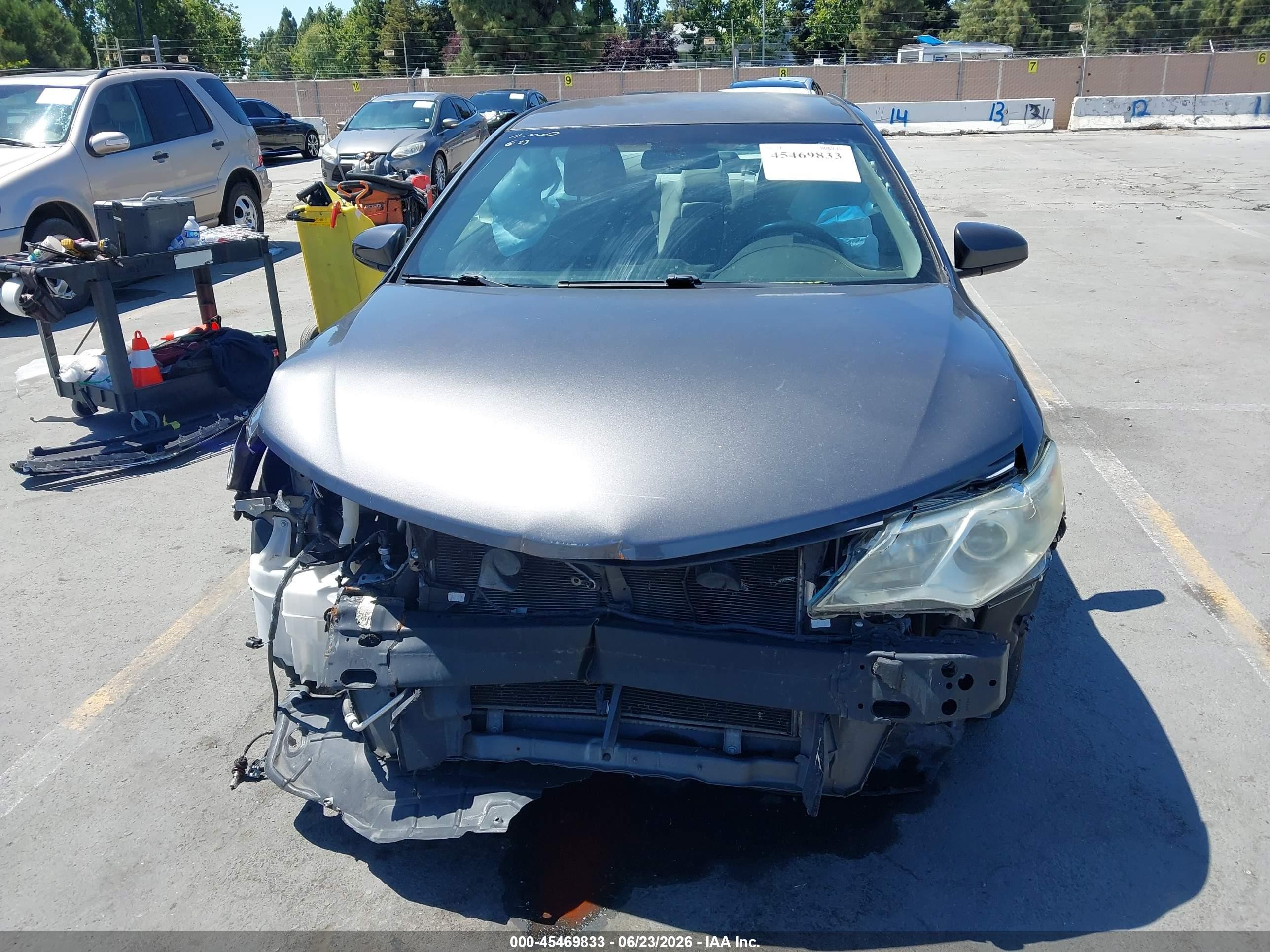 2014 Toyota Camry Le Gray vin: 4T1BF1FK5EU401268