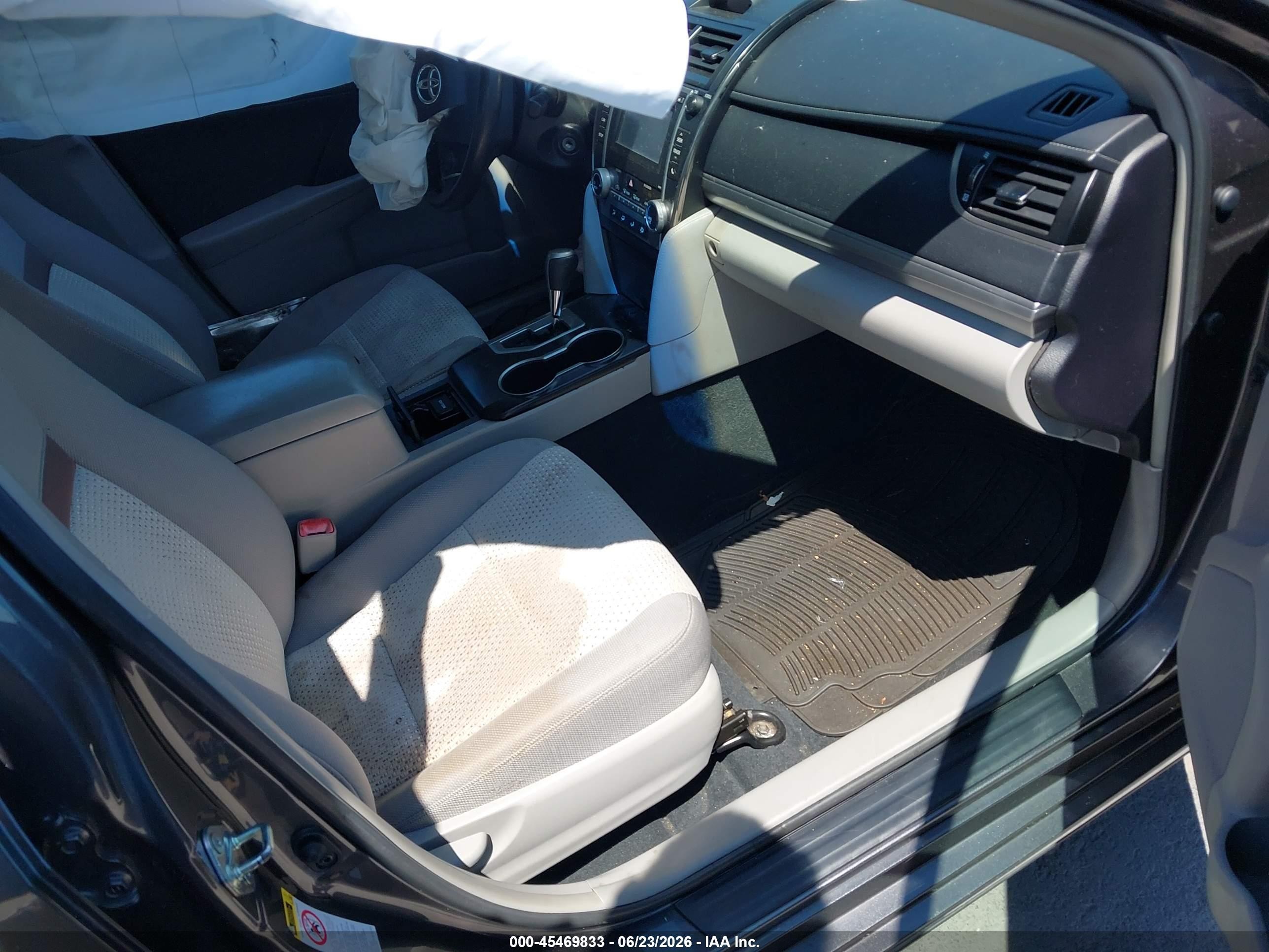 2014 Toyota Camry Le Gray vin: 4T1BF1FK5EU401268