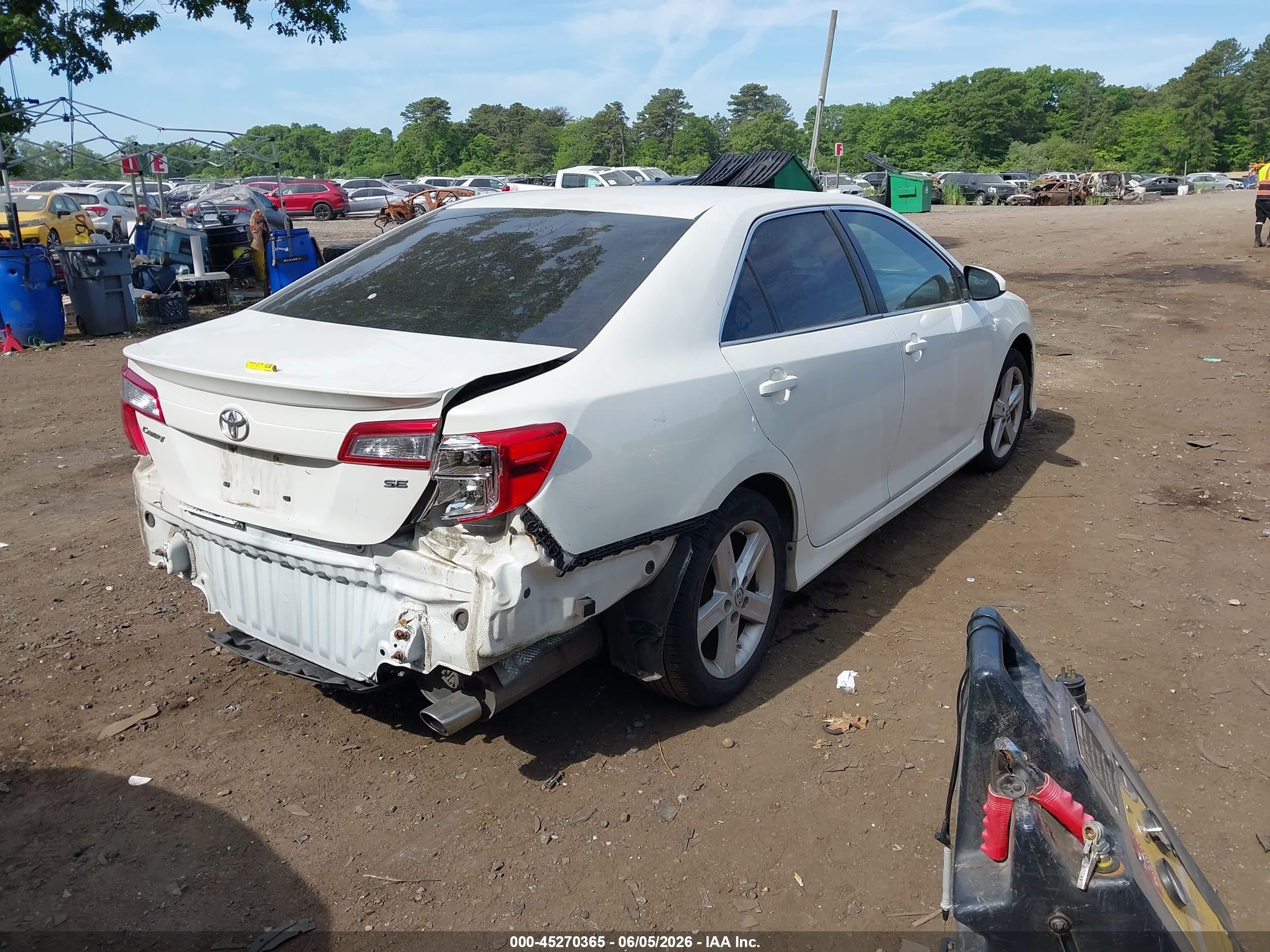 2014 Toyota Camry Se White vin: 4T1BF1FK5EU411301