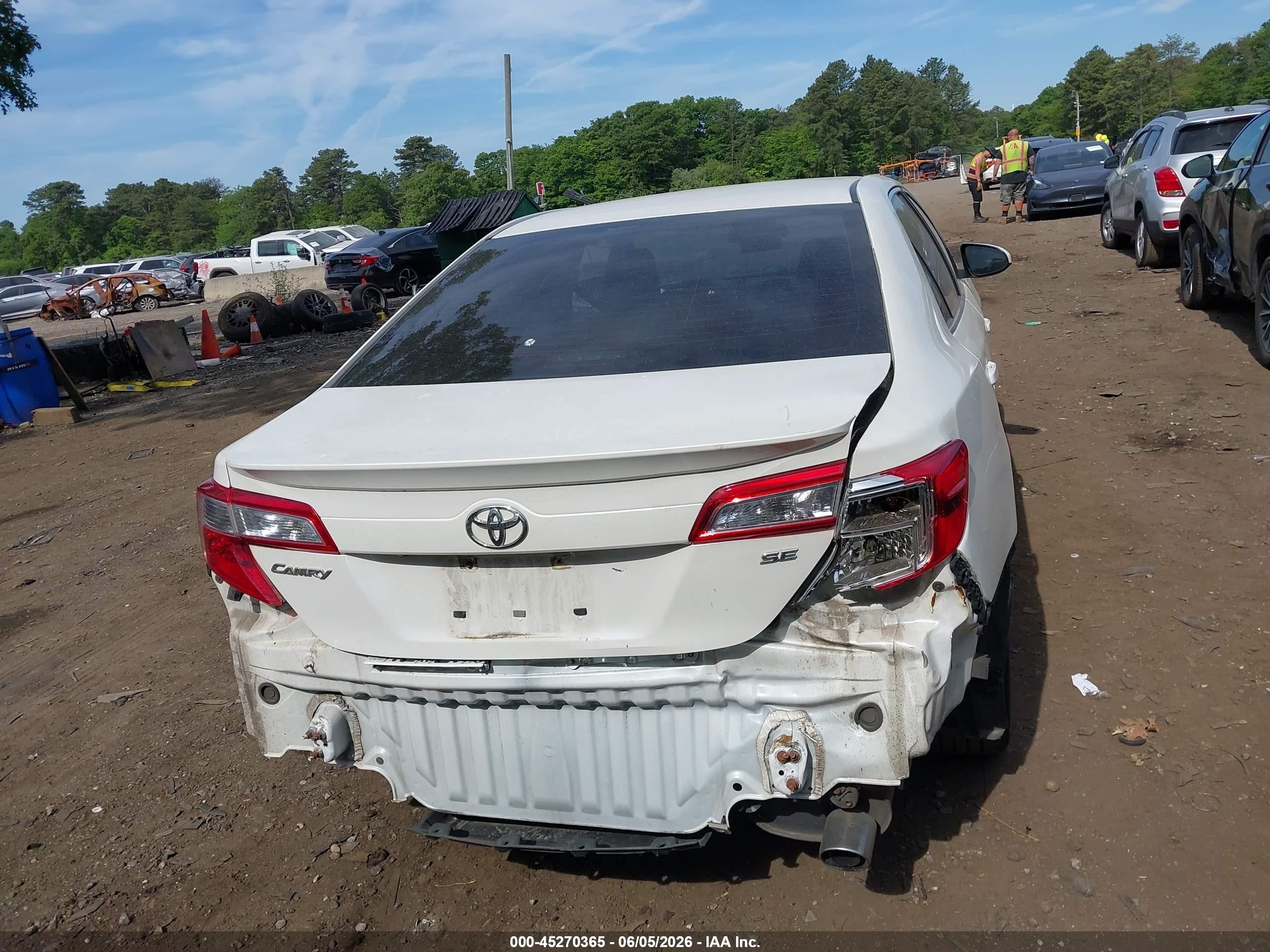 2014 Toyota Camry Se White vin: 4T1BF1FK5EU411301