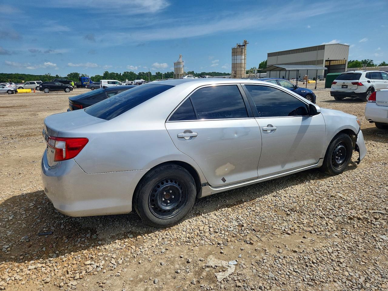 2014 Toyota Camry Le Silver vin: 4T1BF1FK5EU417728