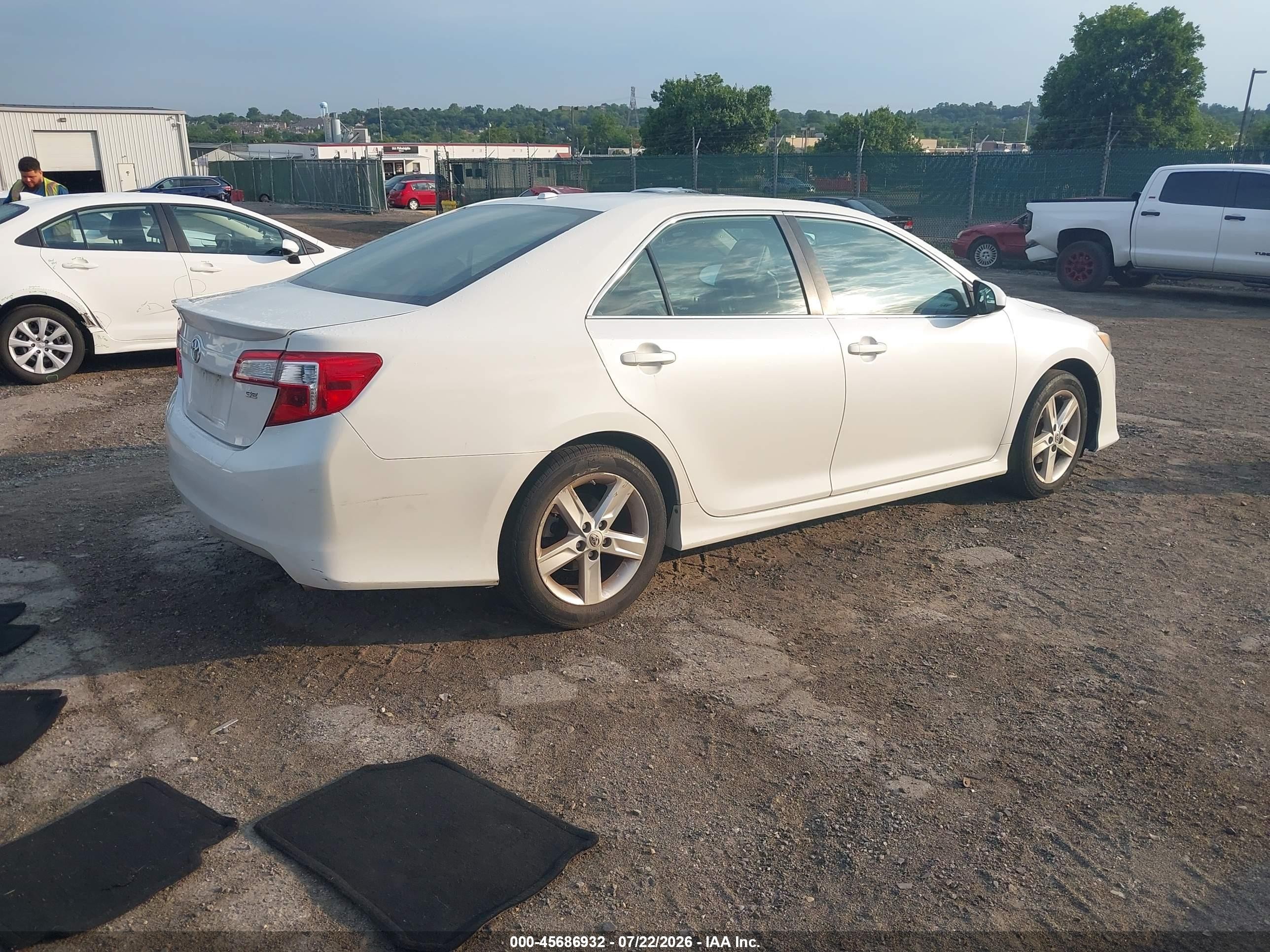 2014 Toyota Camry Se White vin: 4T1BF1FK5EU418877