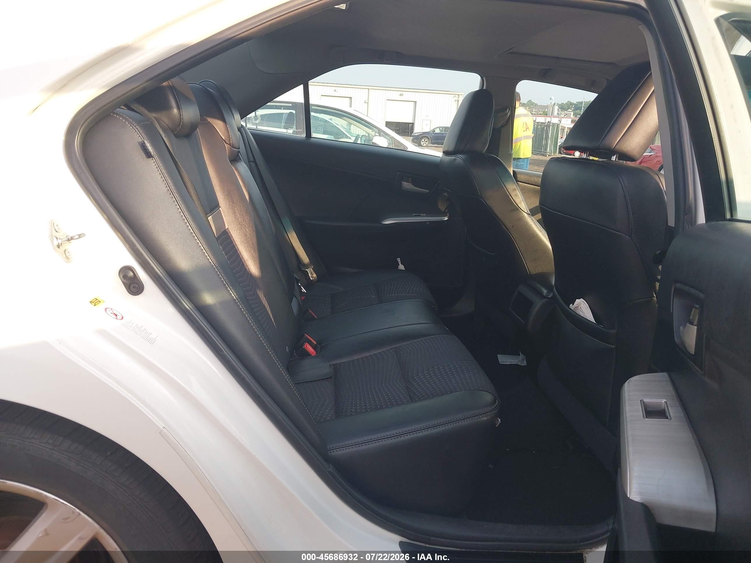 2014 Toyota Camry Se White vin: 4T1BF1FK5EU418877