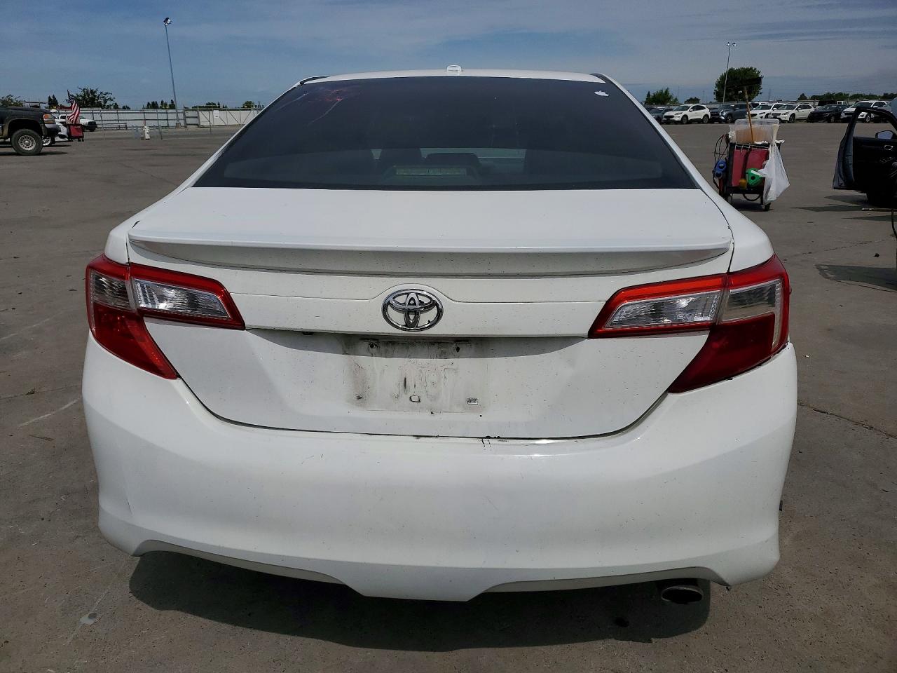 2014 Toyota Camry Se White vin: 4T1BF1FK5EU442578