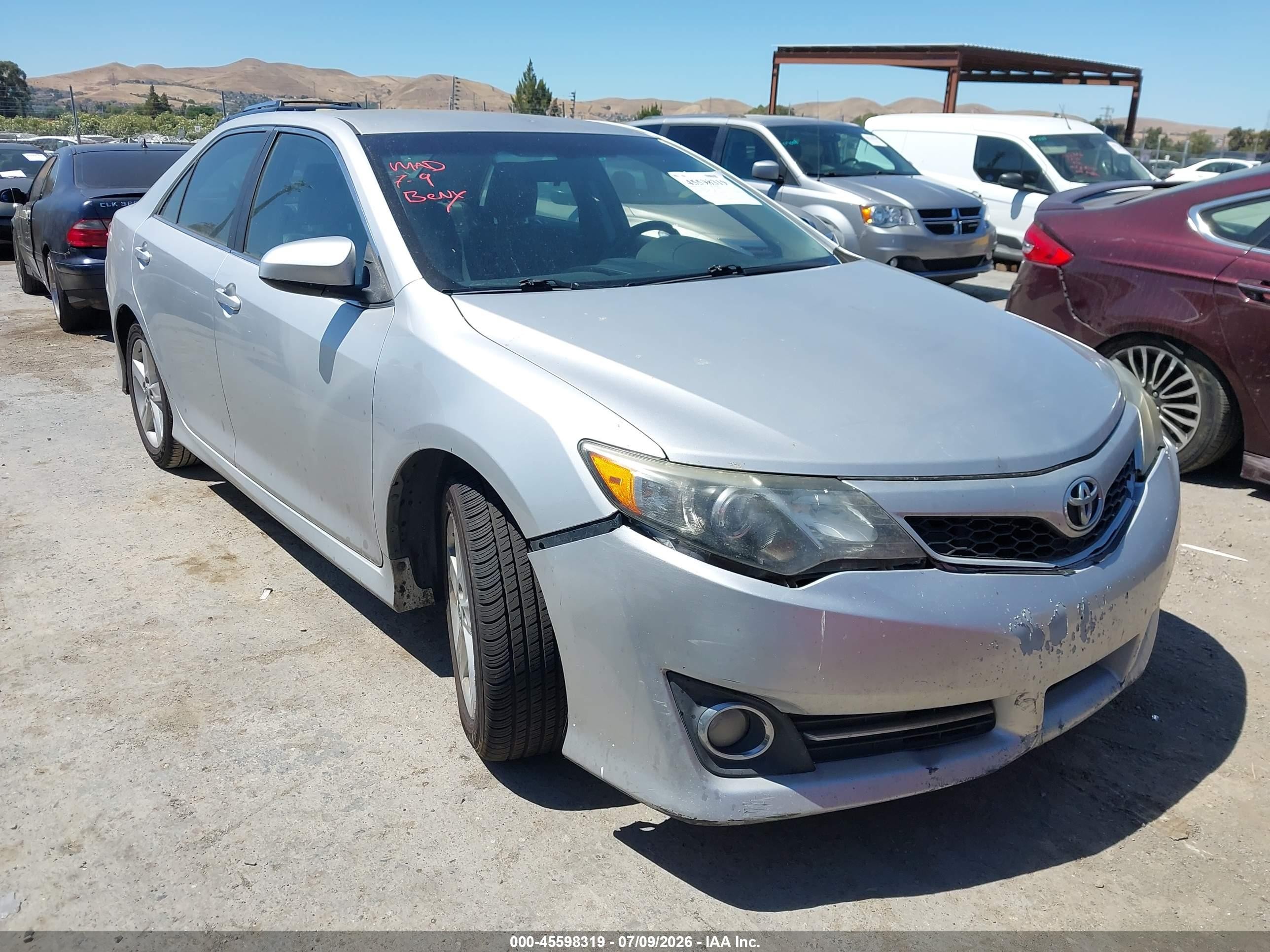 2014 Toyota Camry Se Silver vin: 4T1BF1FK5EU446517