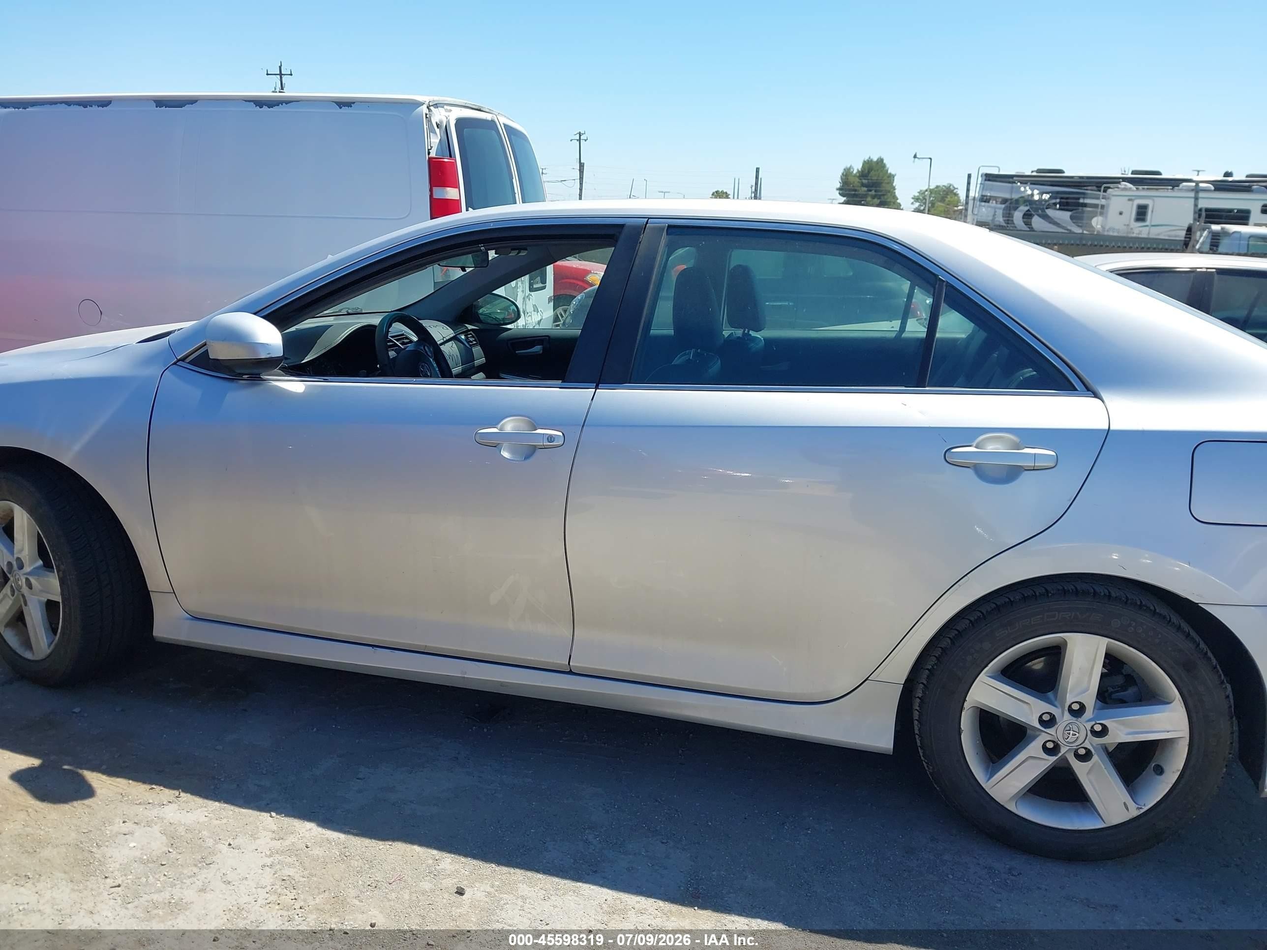 2014 Toyota Camry Se Silver vin: 4T1BF1FK5EU446517