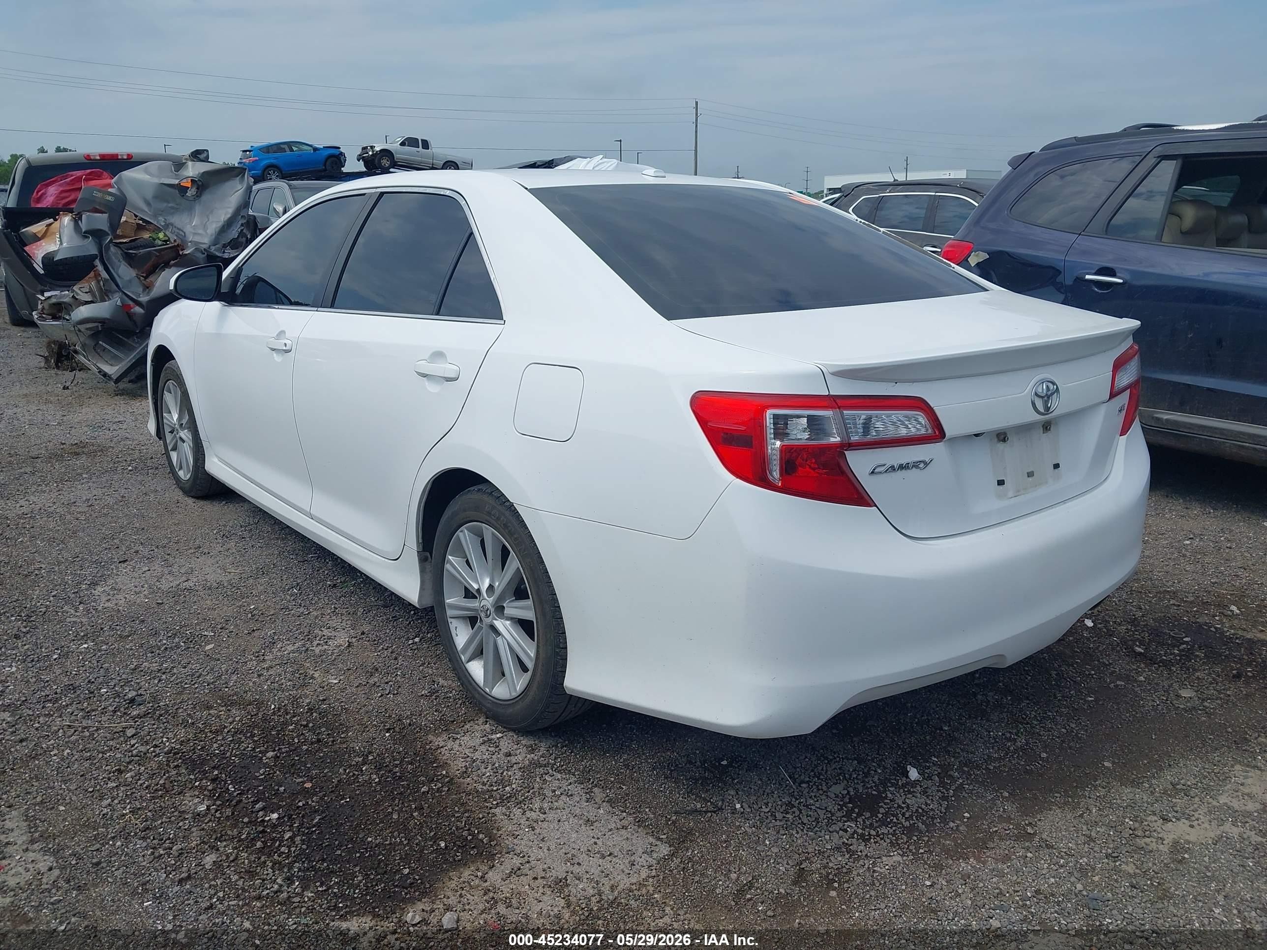 2014 Toyota Camry Se White vin: 4T1BF1FK5EU449059