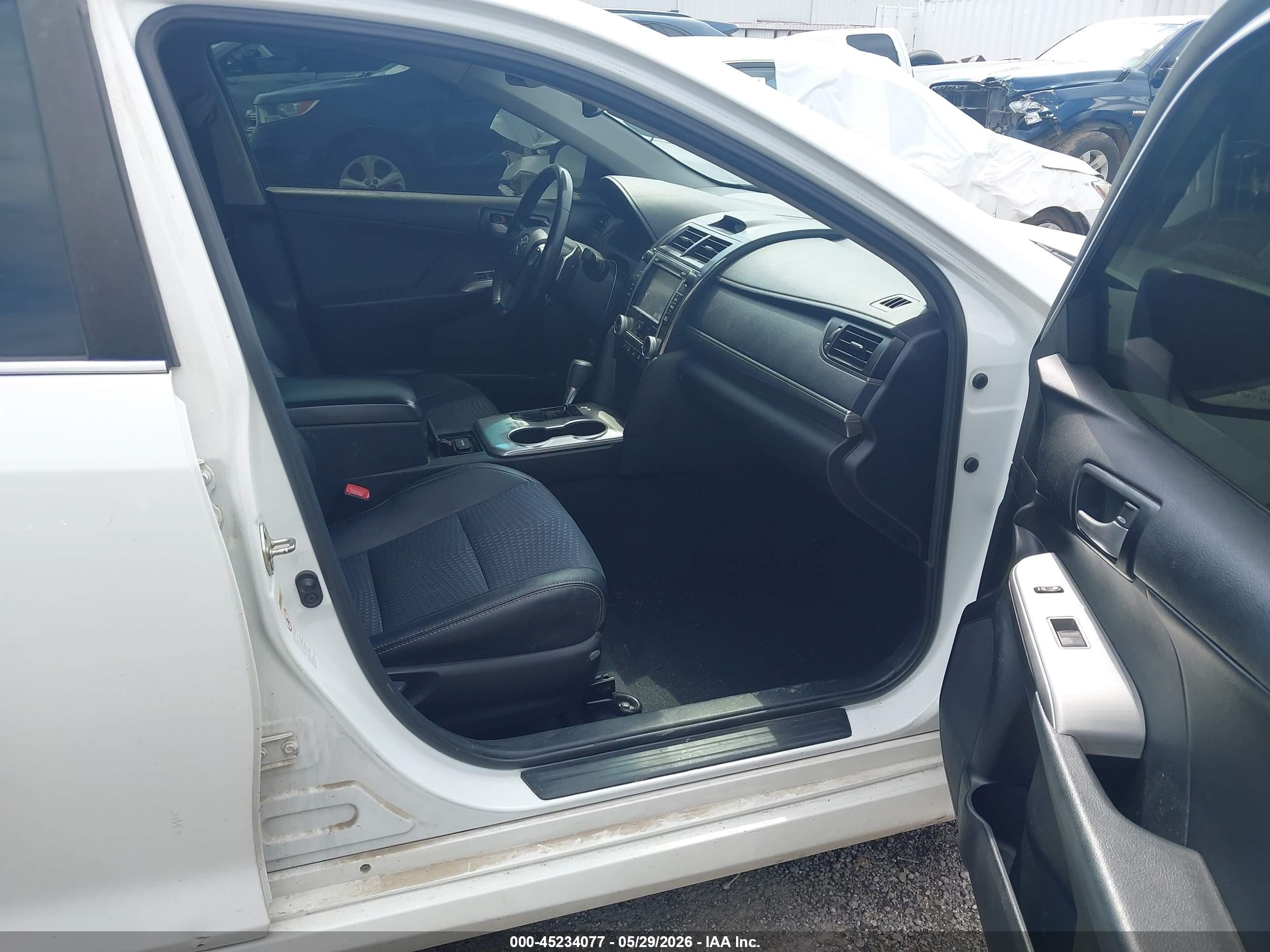 2014 Toyota Camry Se White vin: 4T1BF1FK5EU449059