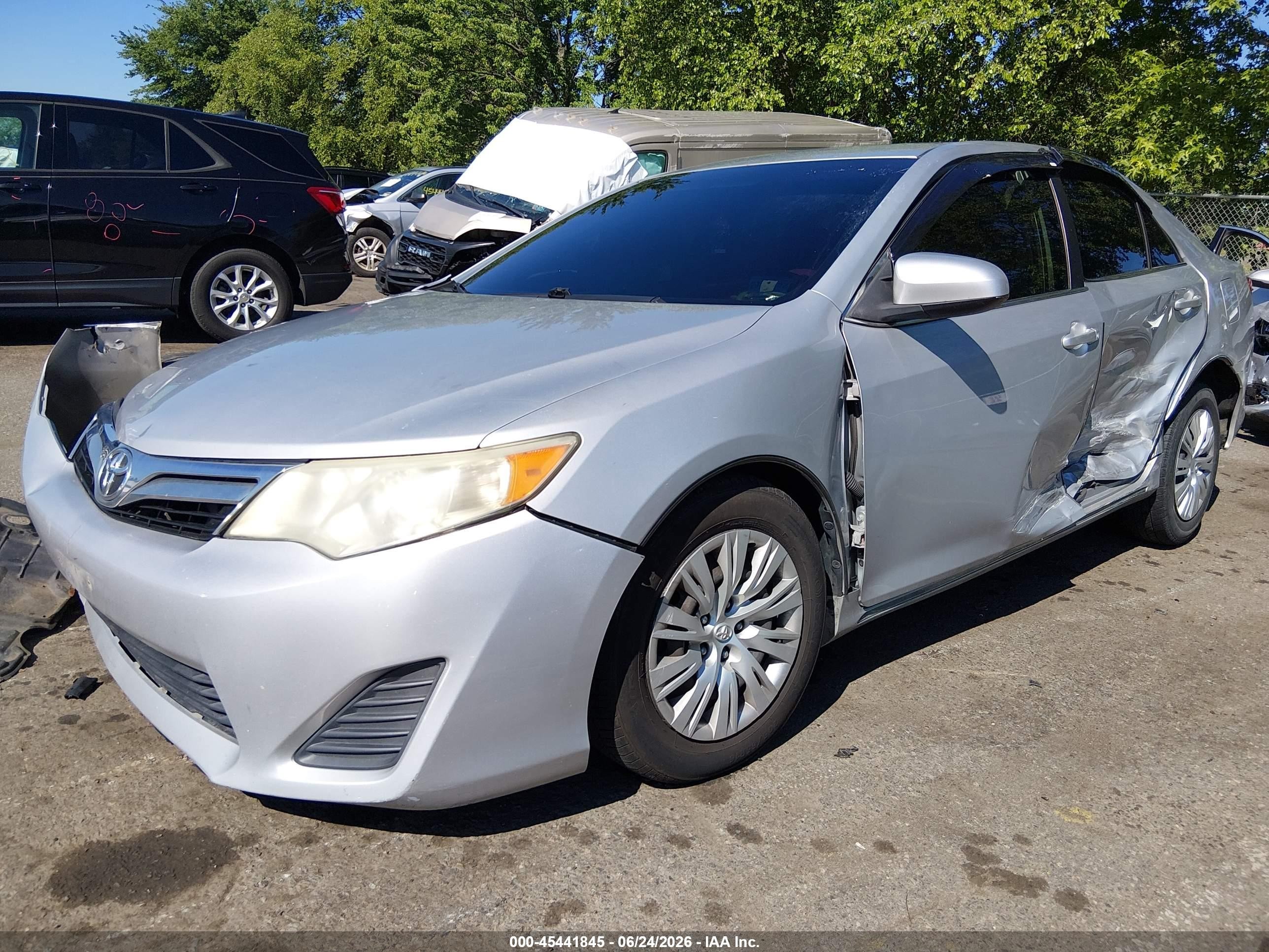 2014 Toyota Camry Le Silver vin: 4T1BF1FK5EU452429