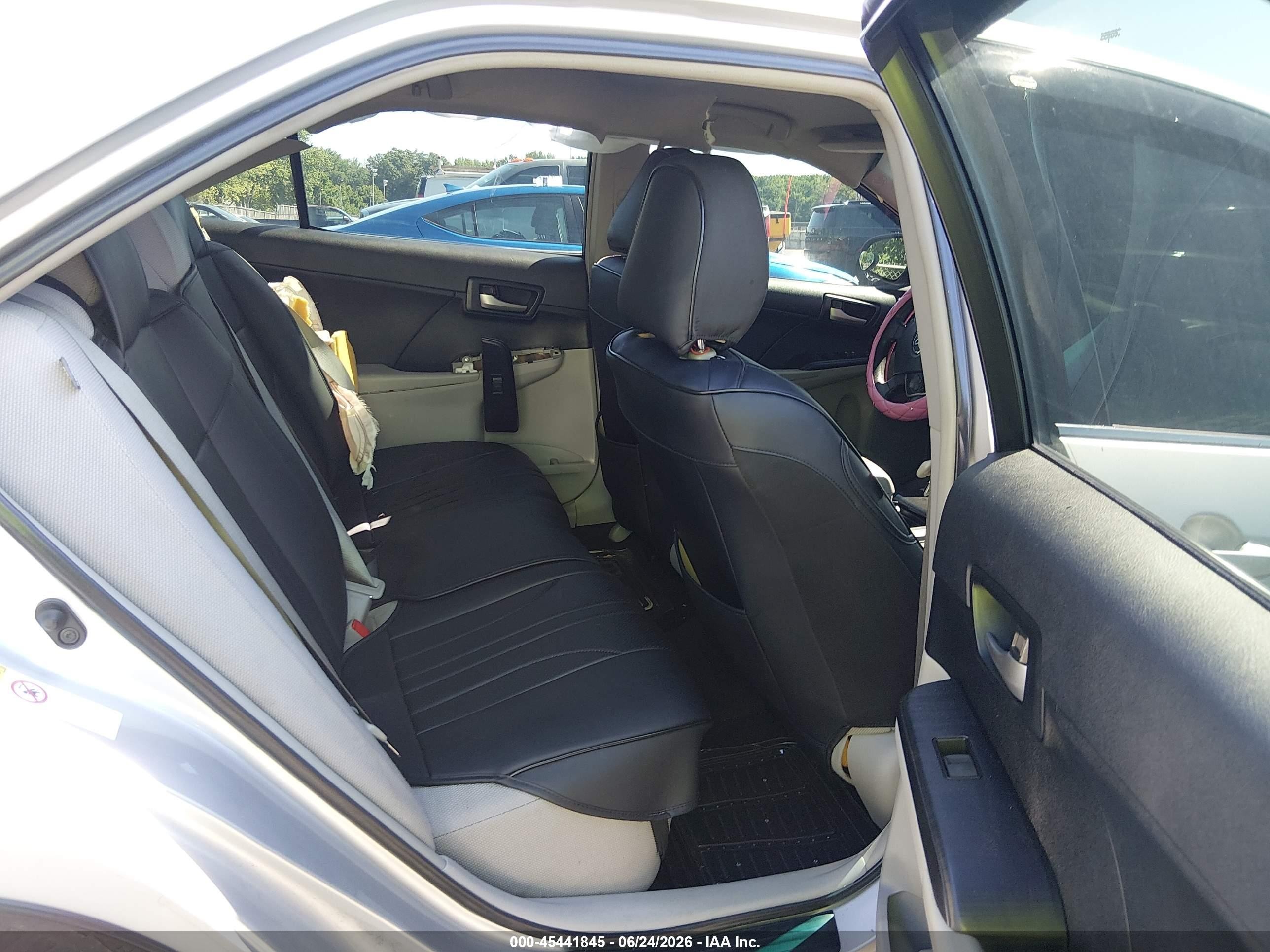 2014 Toyota Camry Le Silver vin: 4T1BF1FK5EU452429