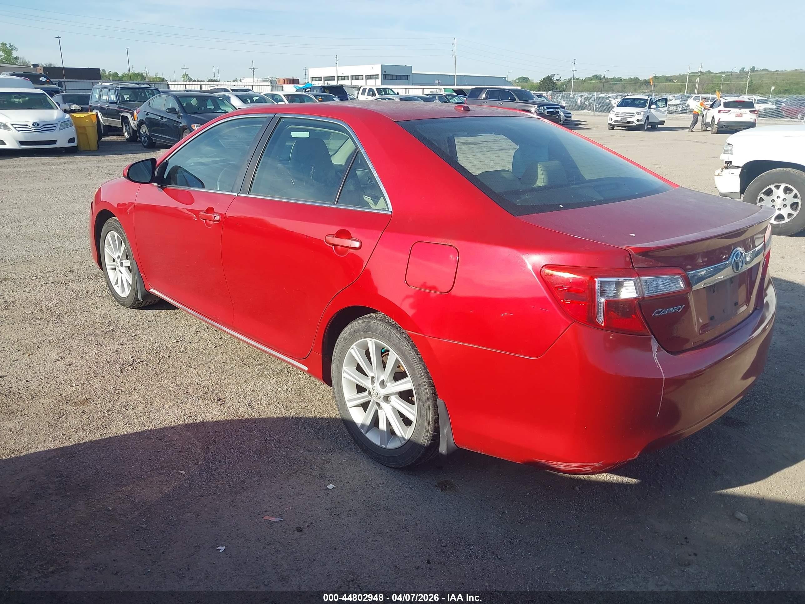 2014 Toyota Camry Xle Red vin: 4T1BF1FK5EU744761