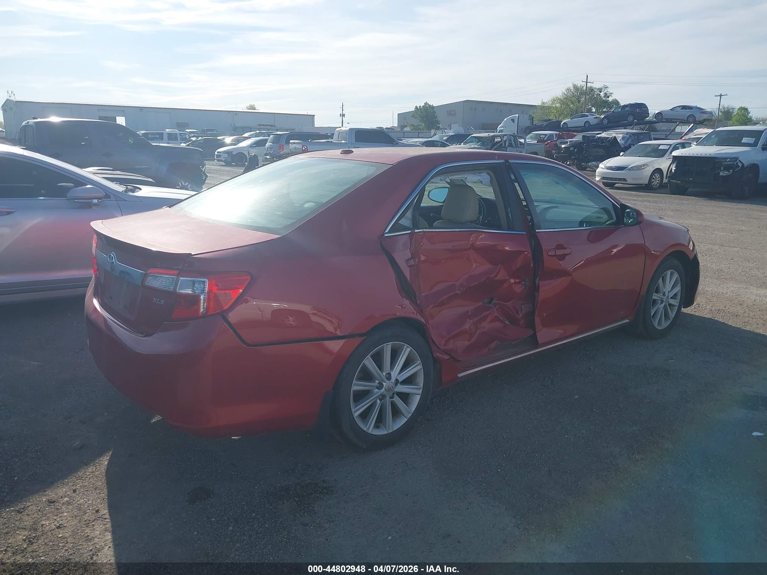 2014 Toyota Camry Xle Red vin: 4T1BF1FK5EU744761