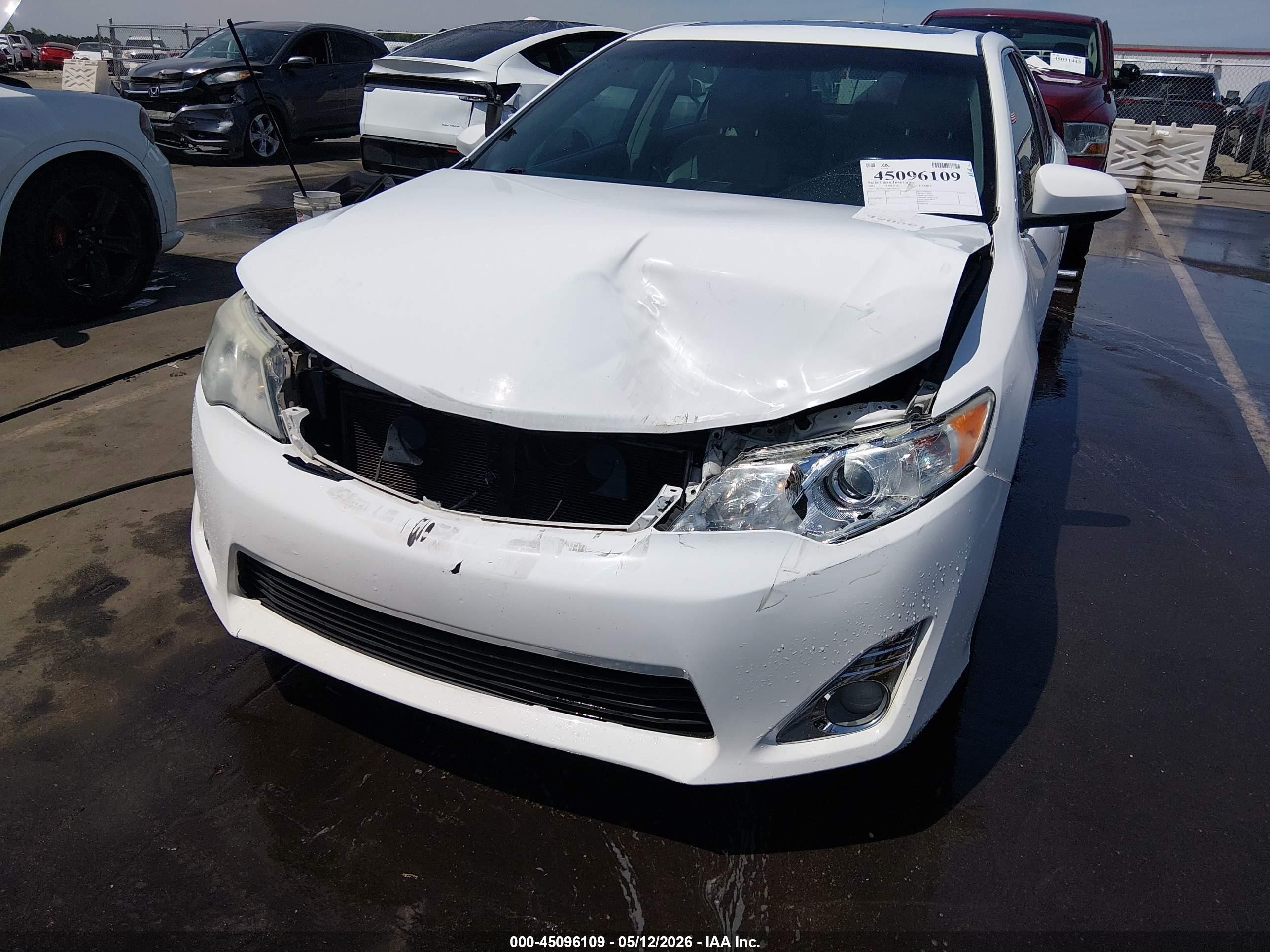 2014 Toyota Camry Xle White vin: 4T1BF1FK5EU786119