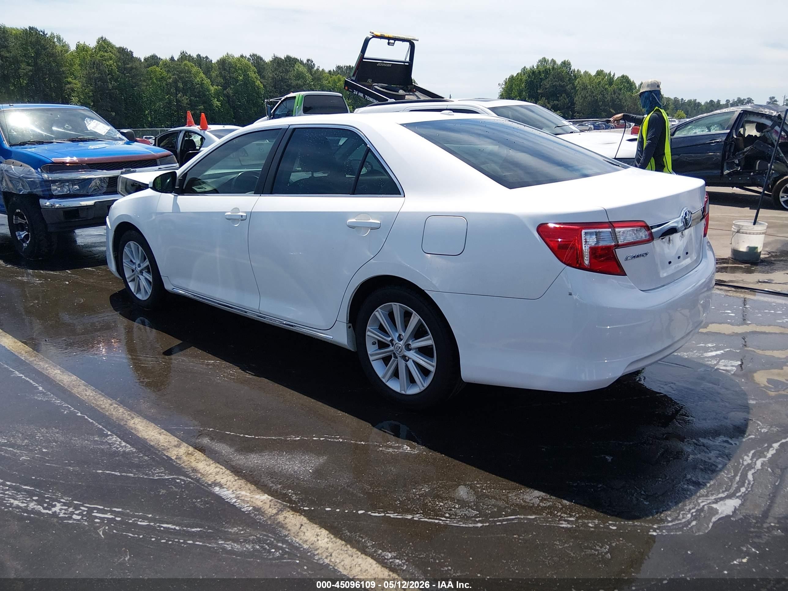 2014 Toyota Camry Xle White vin: 4T1BF1FK5EU786119