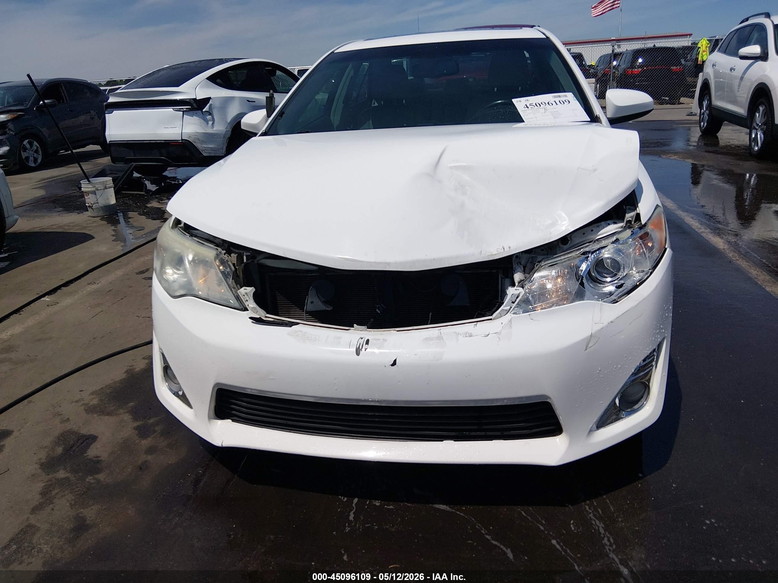 2014 Toyota Camry Xle White vin: 4T1BF1FK5EU786119