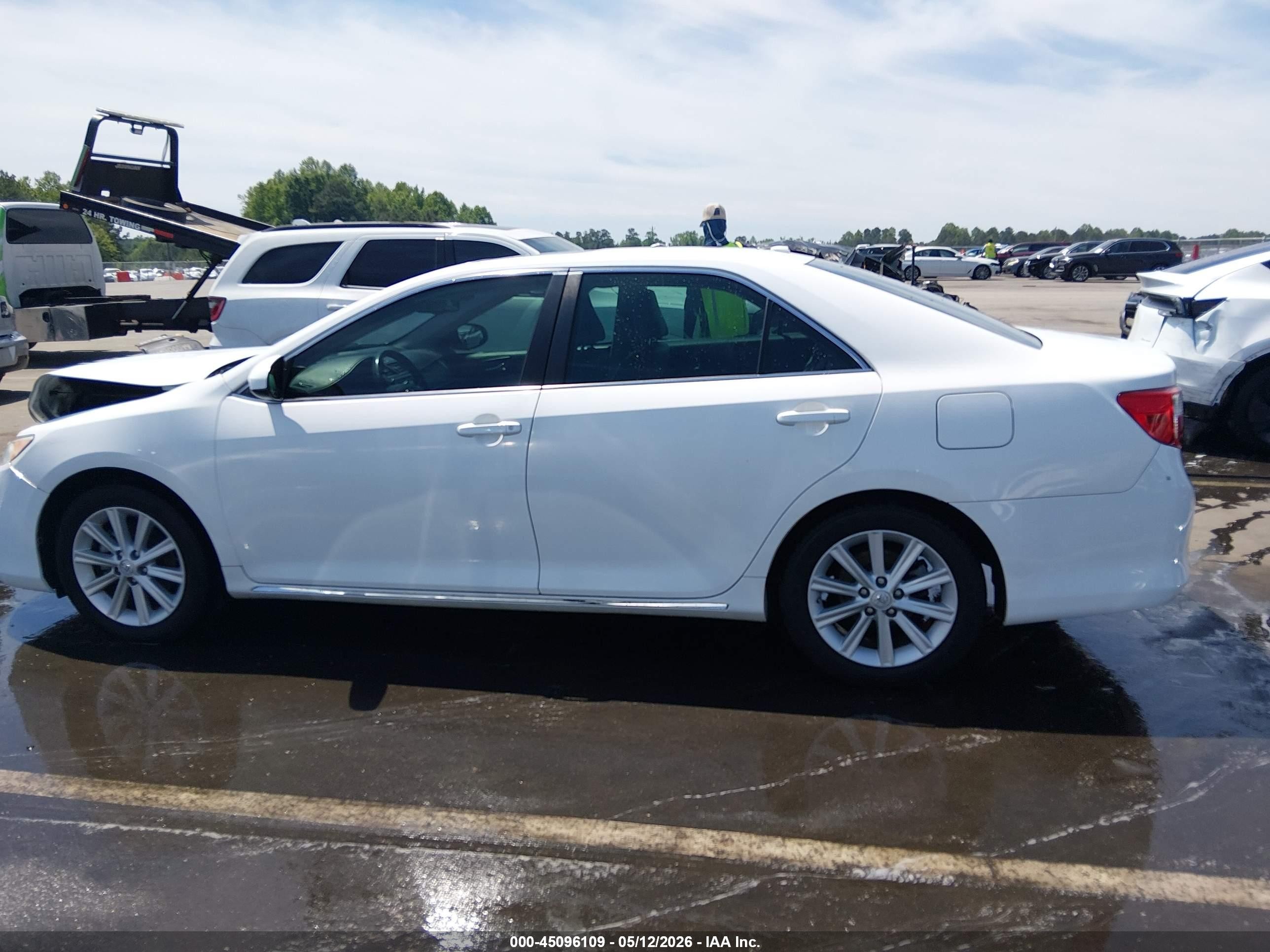 2014 Toyota Camry Xle White vin: 4T1BF1FK5EU786119