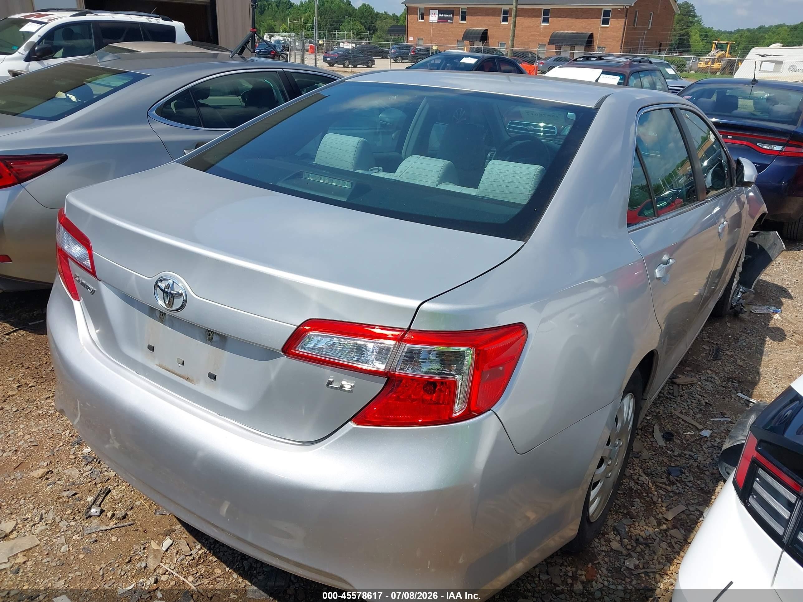 2014 Toyota Camry Le Silver vin: 4T1BF1FK5EU792809
