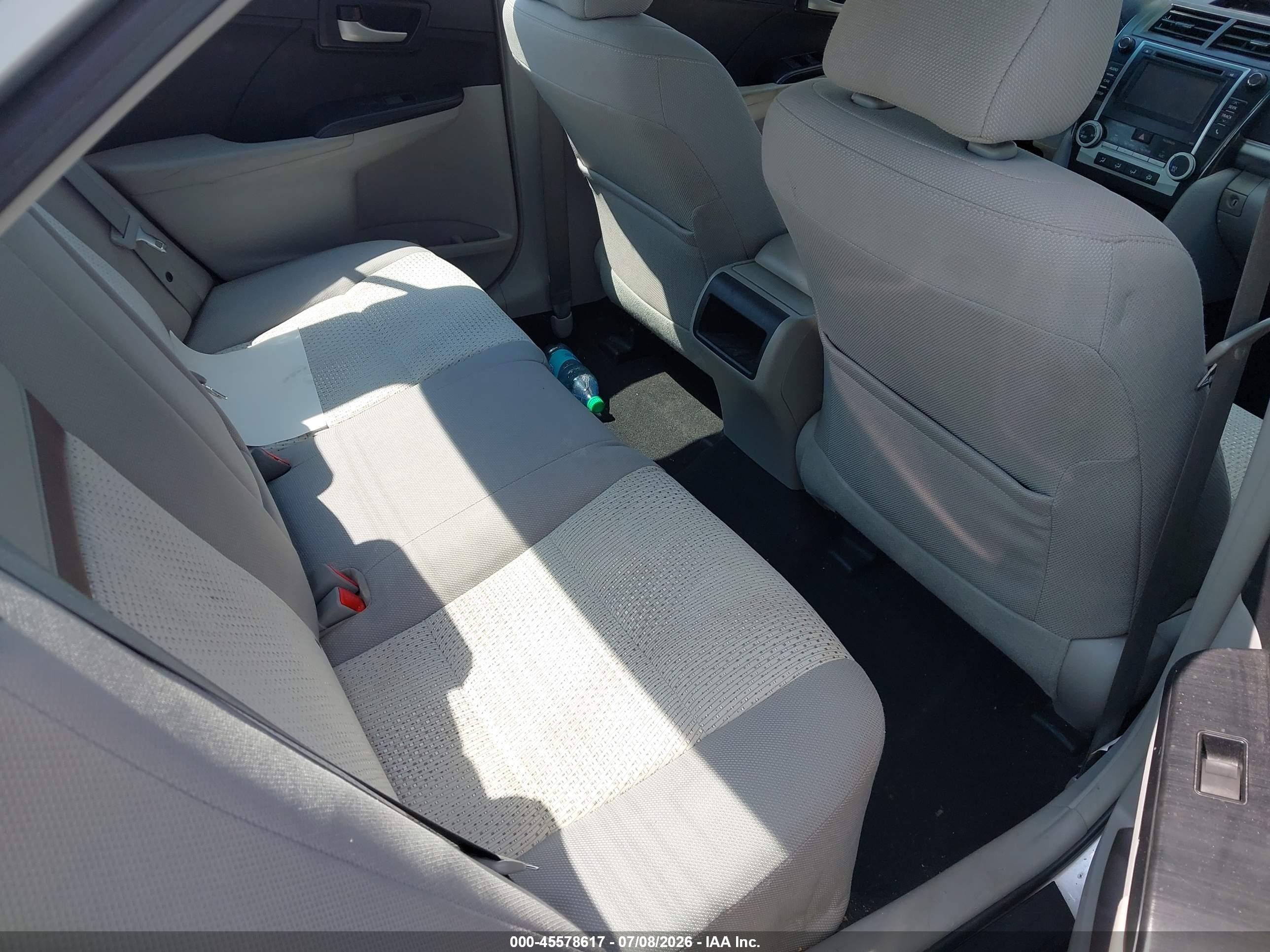 2014 Toyota Camry Le Silver vin: 4T1BF1FK5EU792809