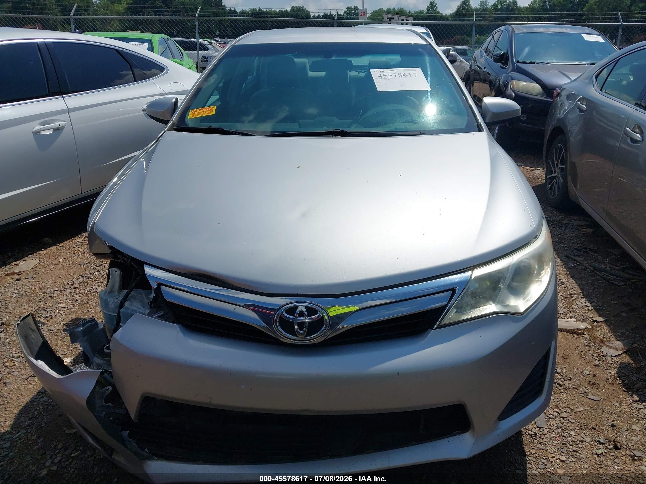 2014 Toyota Camry Le Silver vin: 4T1BF1FK5EU792809