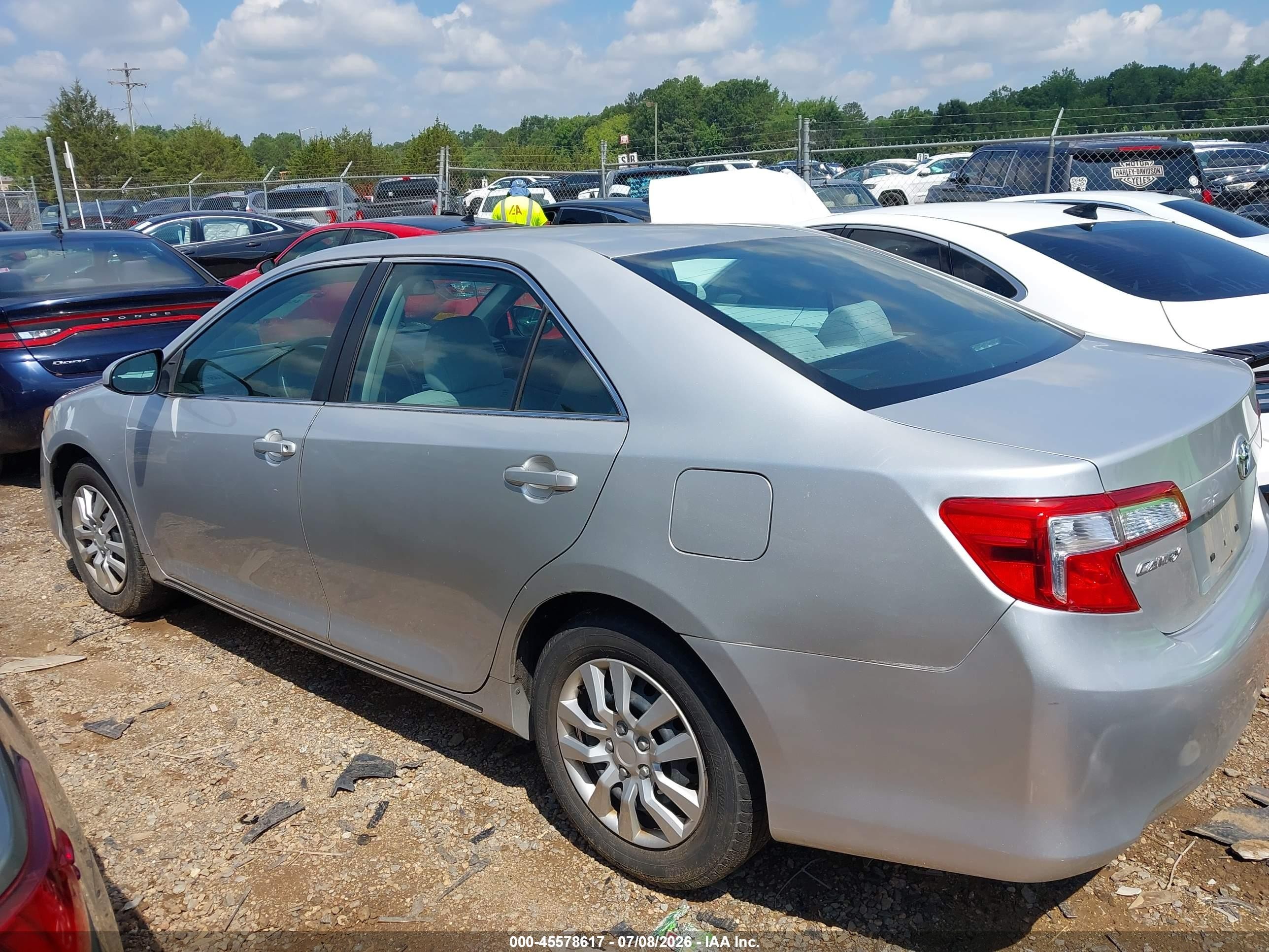 2014 Toyota Camry Le Silver vin: 4T1BF1FK5EU792809