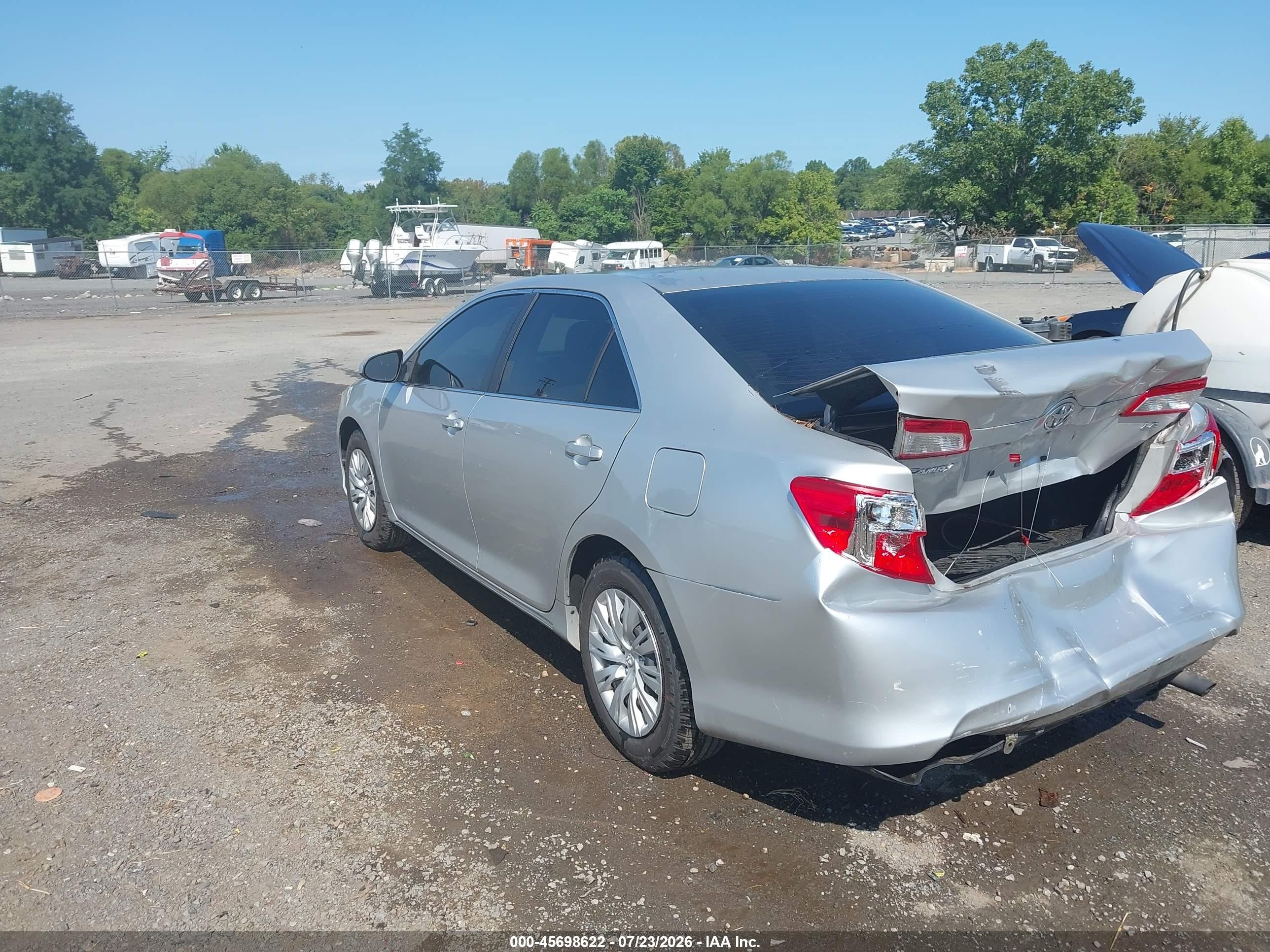 2014 Toyota Camry Le Silver vin: 4T1BF1FK5EU812380