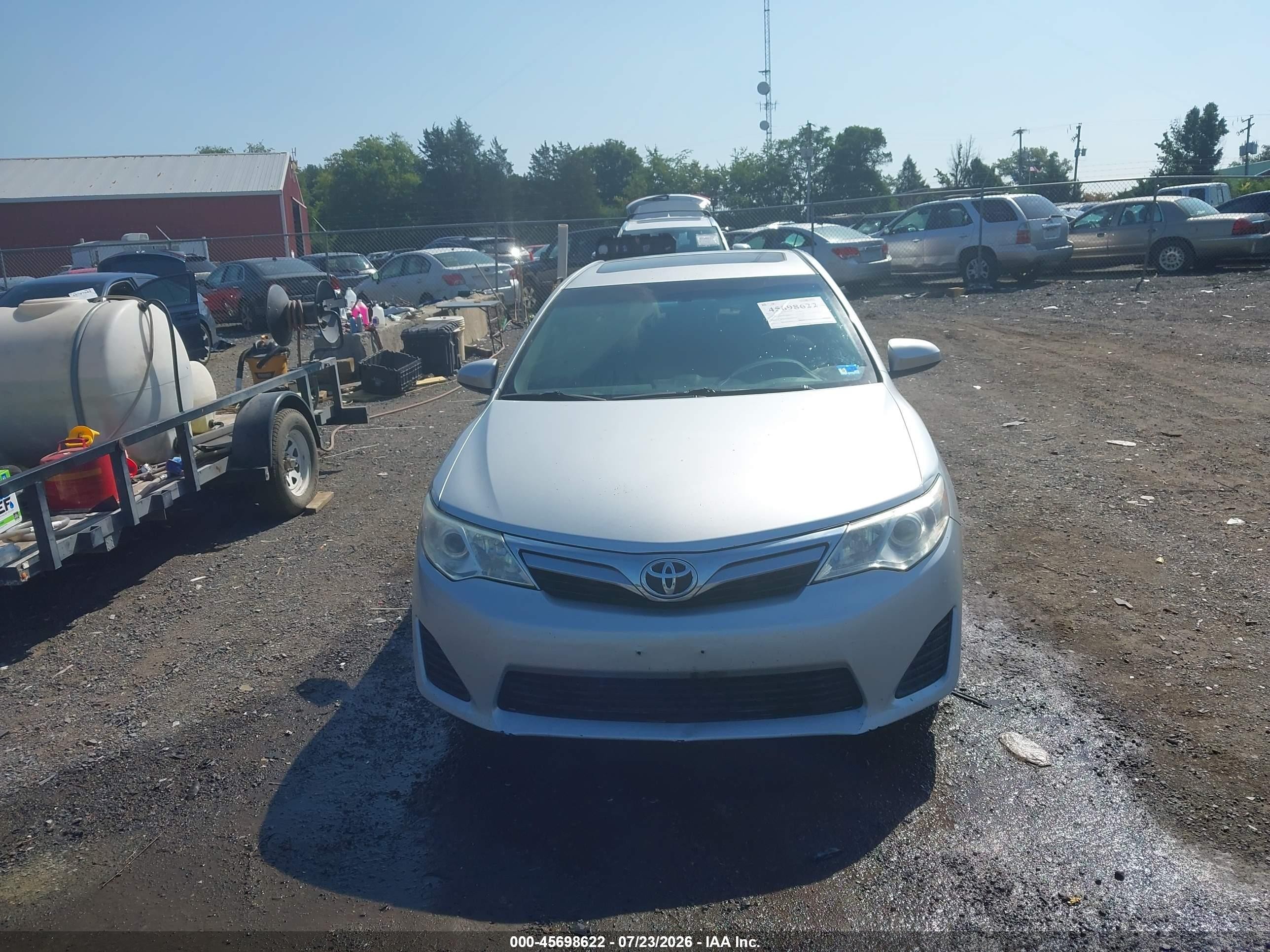 2014 Toyota Camry Le Silver vin: 4T1BF1FK5EU812380