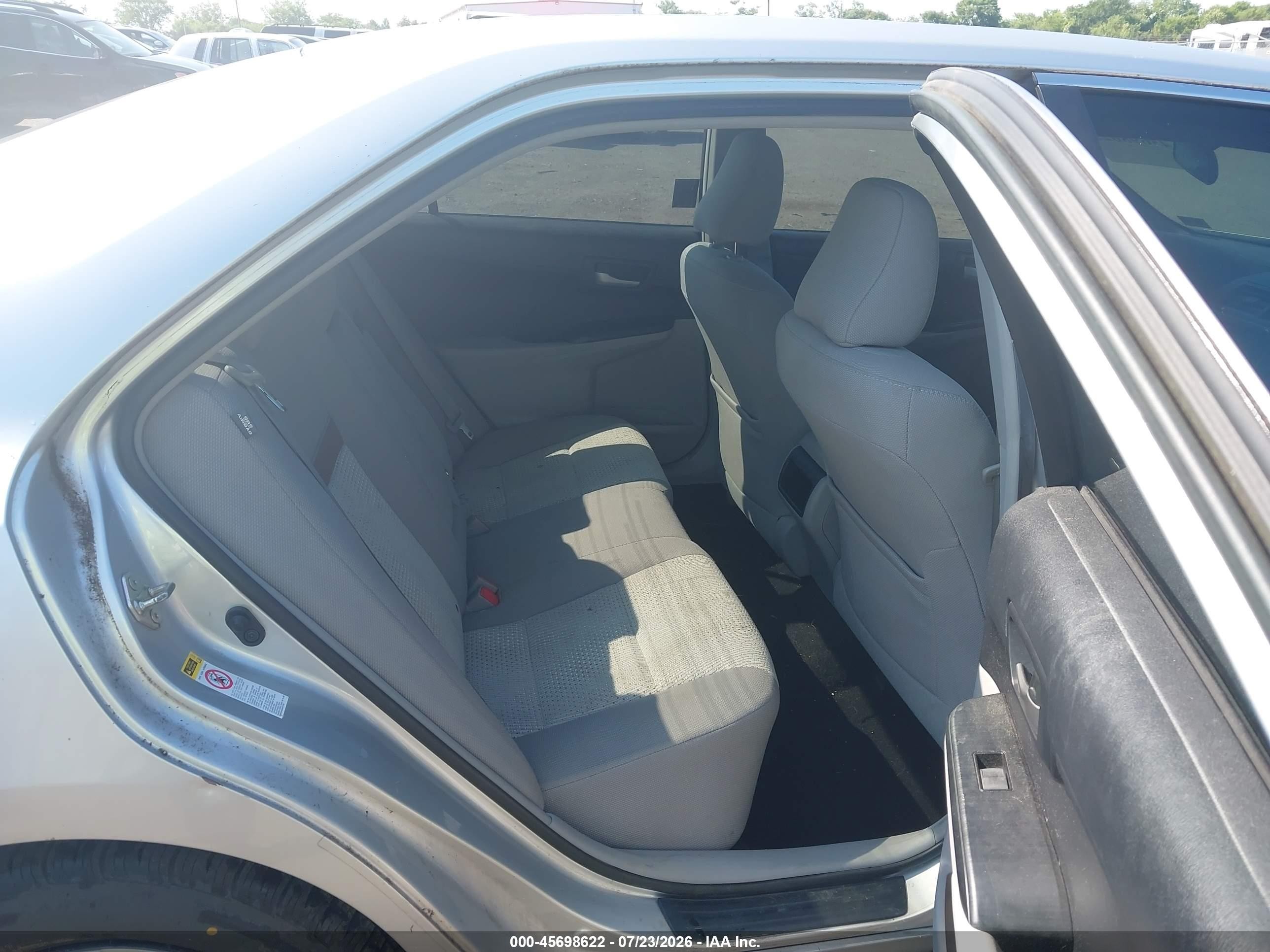 2014 Toyota Camry Le Silver vin: 4T1BF1FK5EU812380