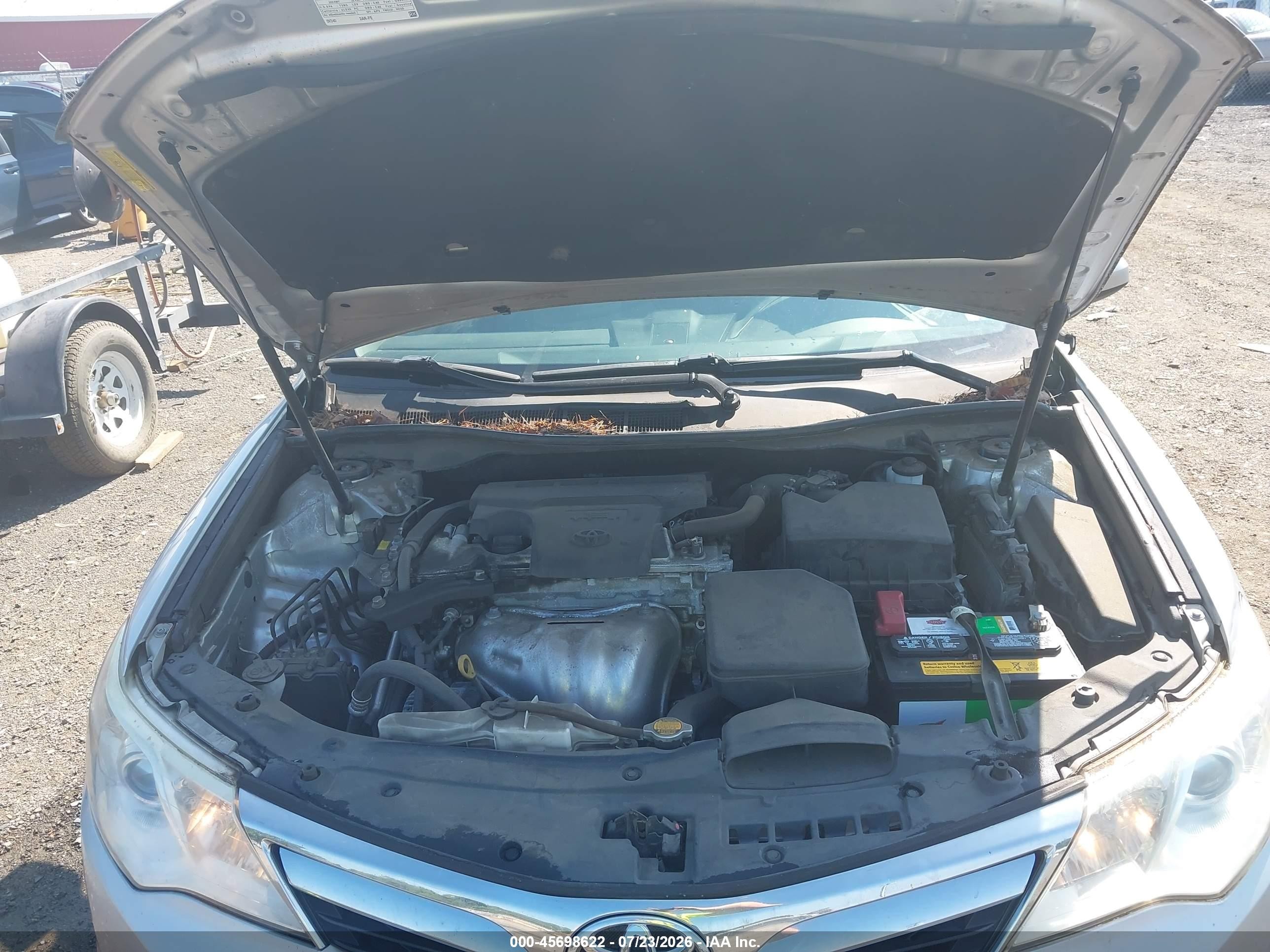 2014 Toyota Camry Le Silver vin: 4T1BF1FK5EU812380