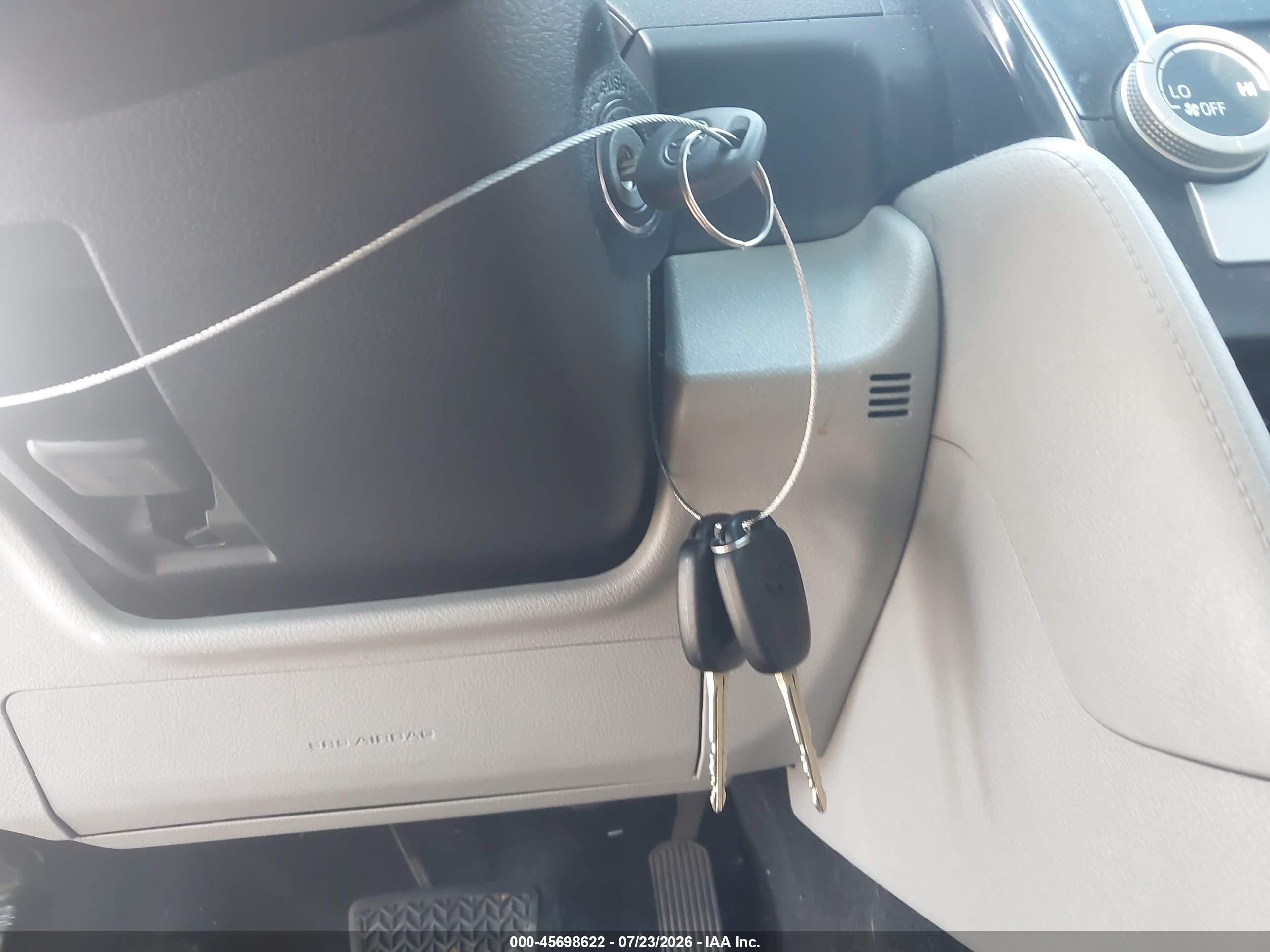 2014 Toyota Camry Le Silver vin: 4T1BF1FK5EU812380
